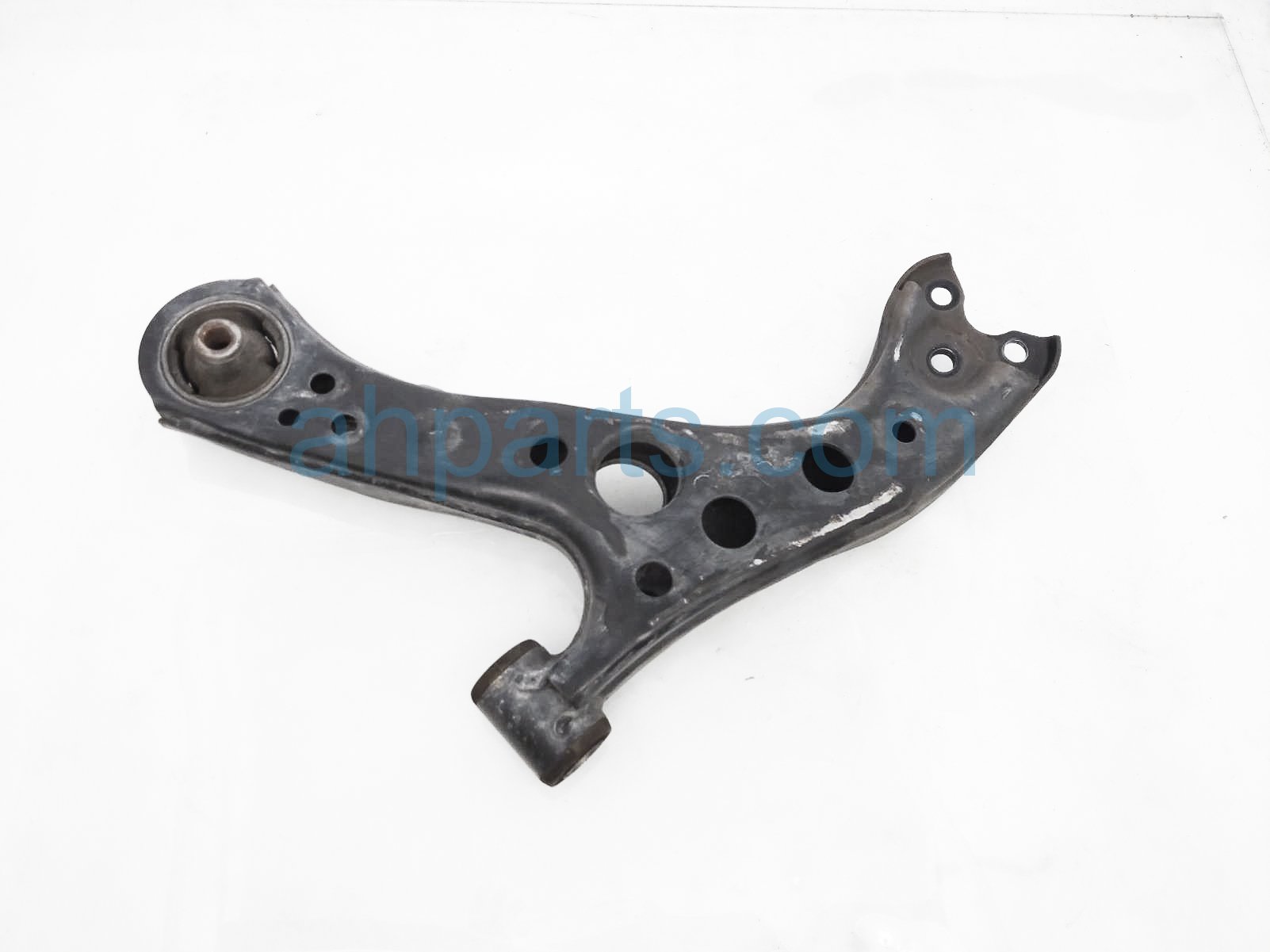 $69 Toyota FR/RH LOWER CONTROL ARM