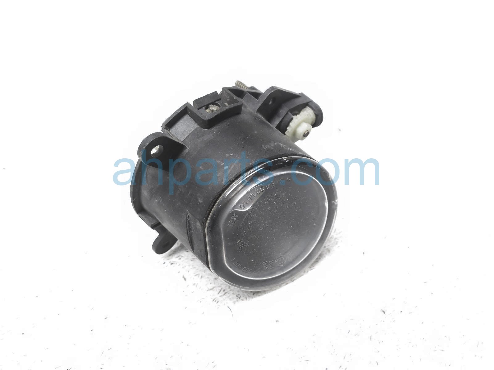 $25 BMW RH FOG LAMP / LIGHT - NOTES