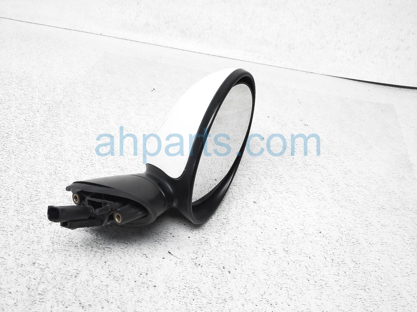 $50 BMW LH SIDE VIEW MIRROR - WHITE - NIQ