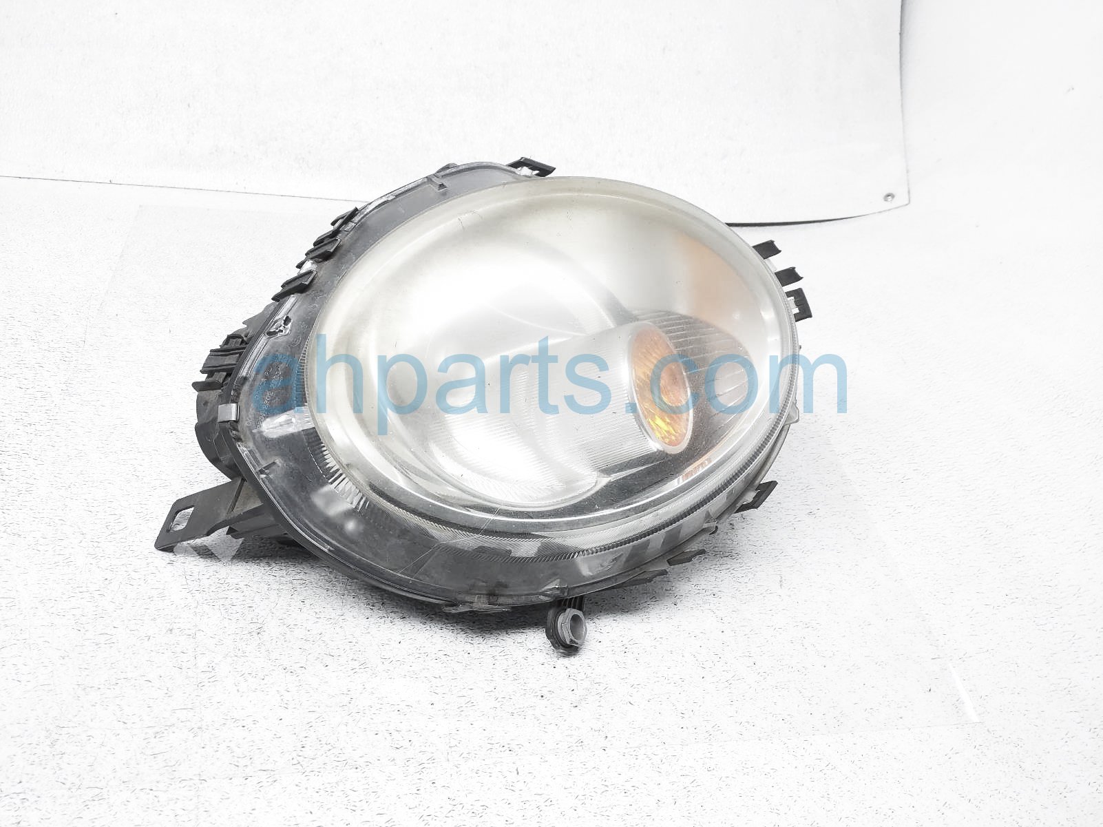 $90 BMW LH HEAD LAMP / LIGHT - HAZY LENS