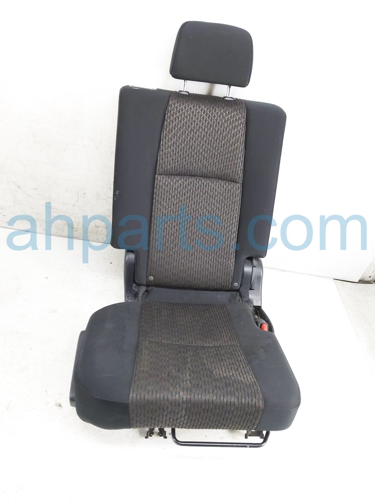 $199 Toyota 2ND ROW RH SEAT - GREY CLOTH