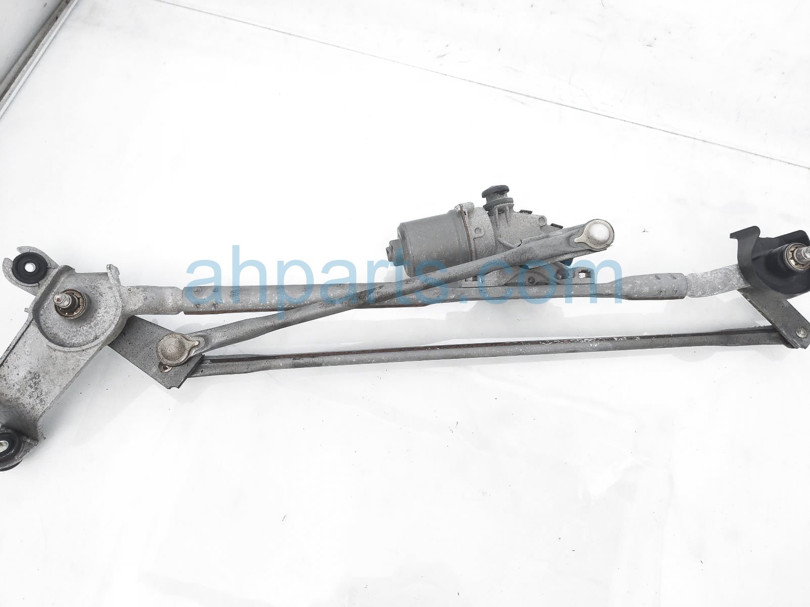 $95 Toyota WINDSHIELD WIPER MOTOR ASSY