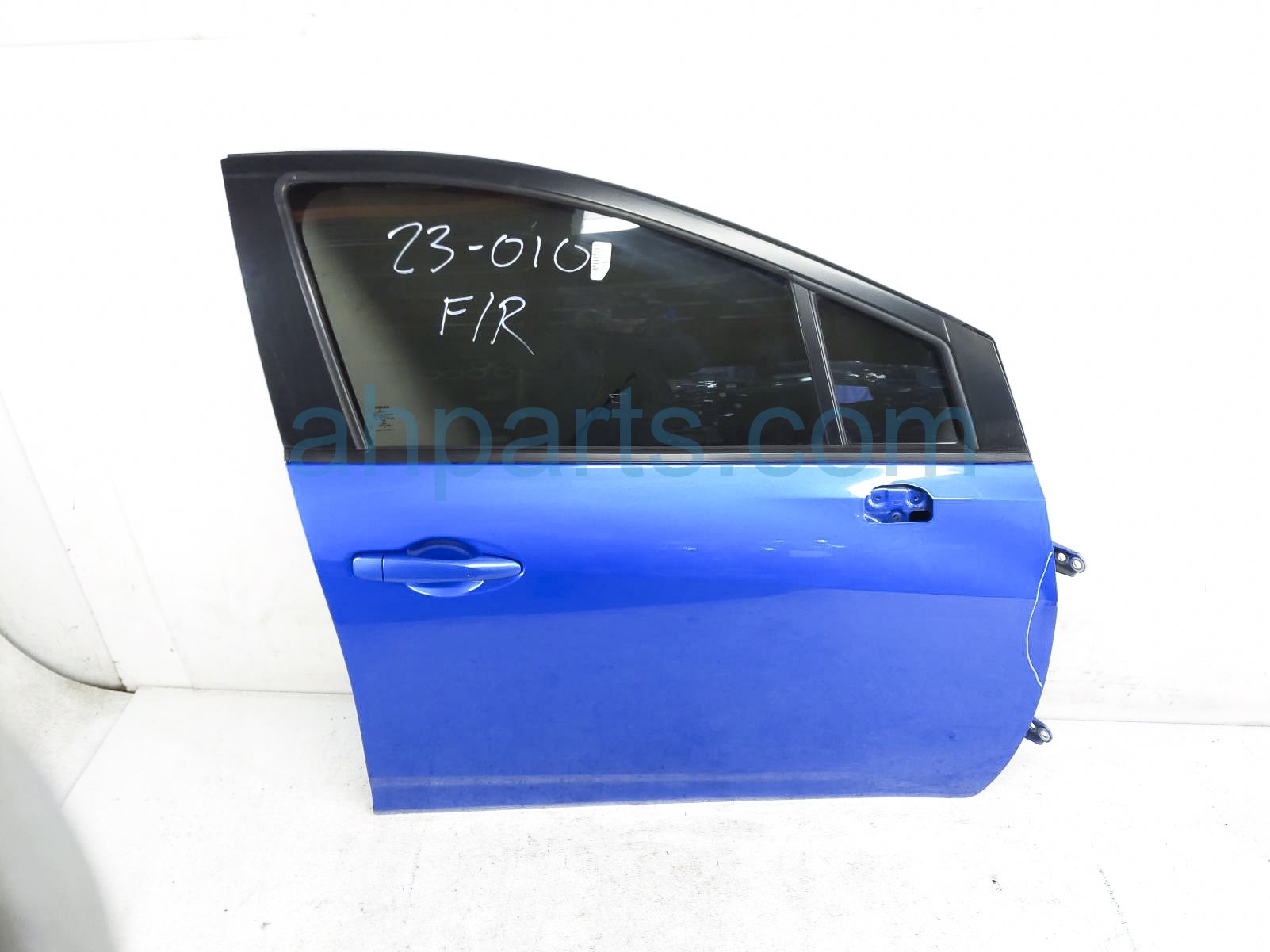 $545 Nissan FR/RH DOOR - BLUE - NO MIRROR/TRIM*