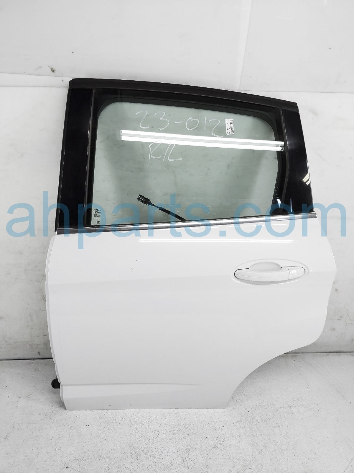 $199 Ford RR/LH DOOR - WHITE - NO INSIDE TRIM