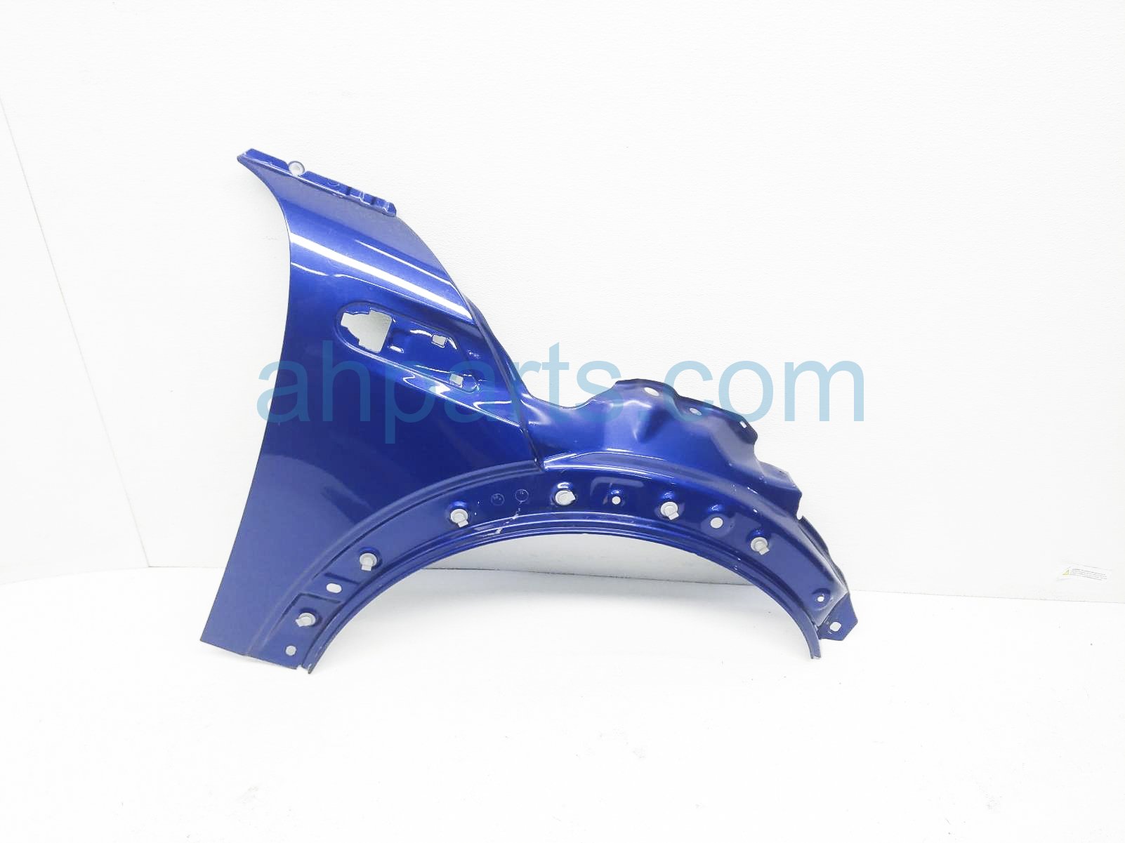 $75 BMW RH FENDER - BLUE