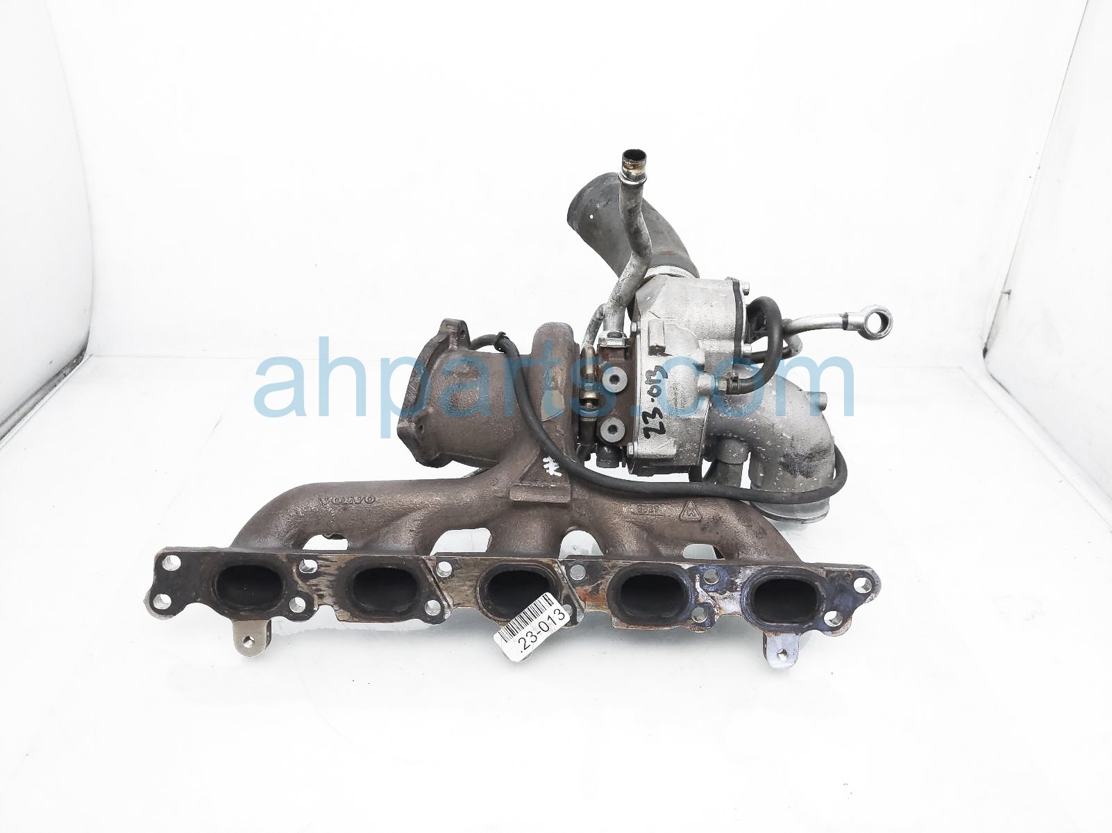 $99 Volvo TURBOCHARGER + EXHAUST MANIFOLD