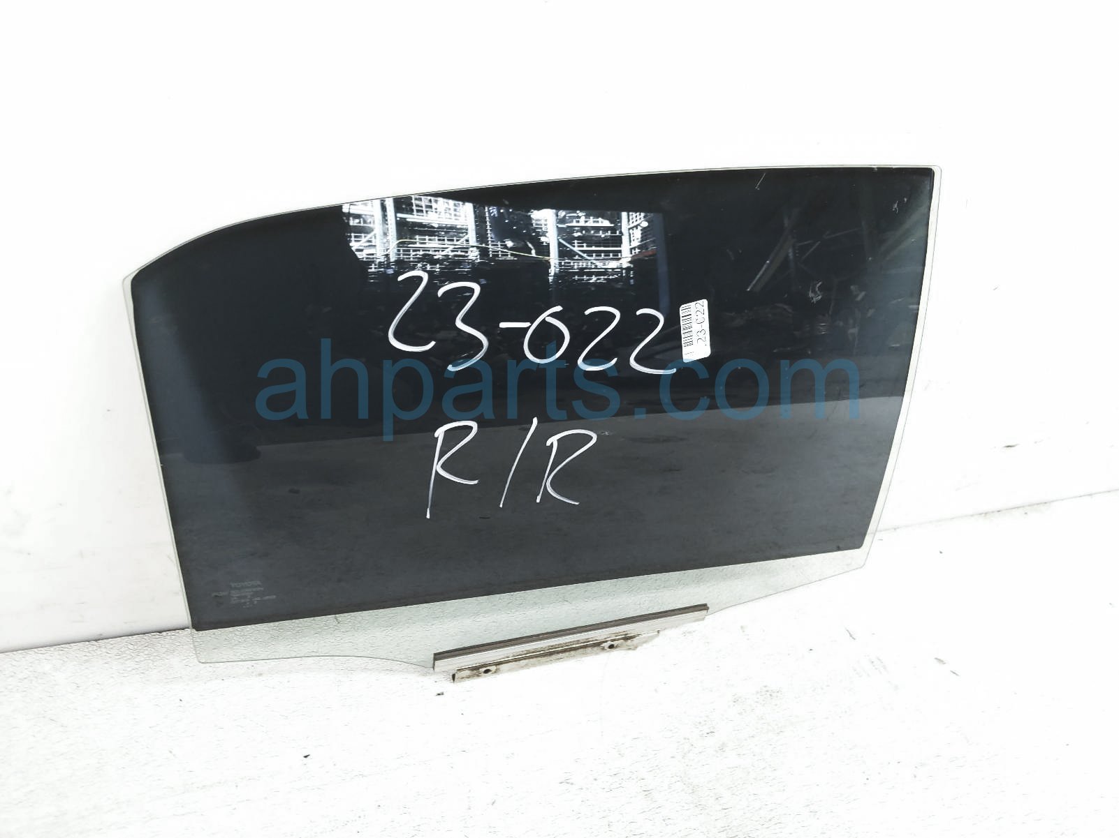 $49 Toyota RR/RH DOOR GLASS WINDOW - TINTED