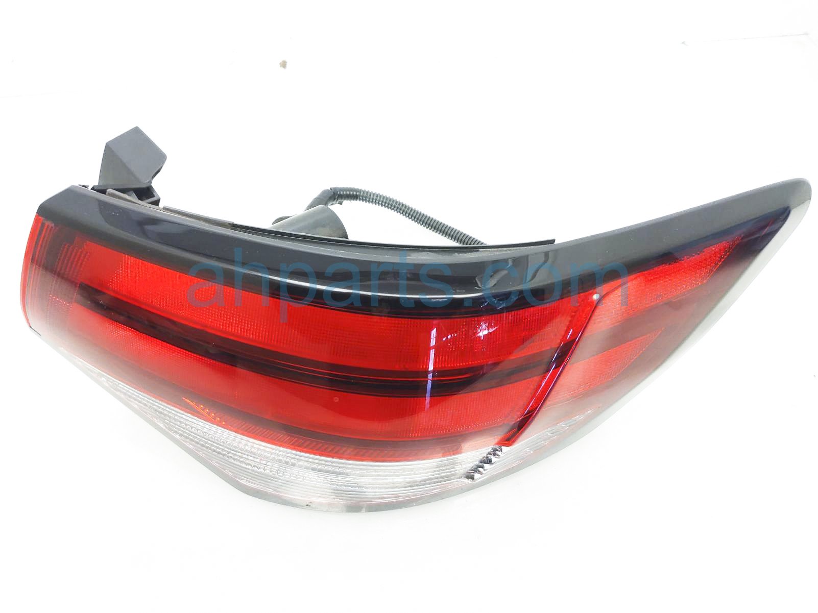 $159 Nissan RH TAIL LAMP (ON BODY)