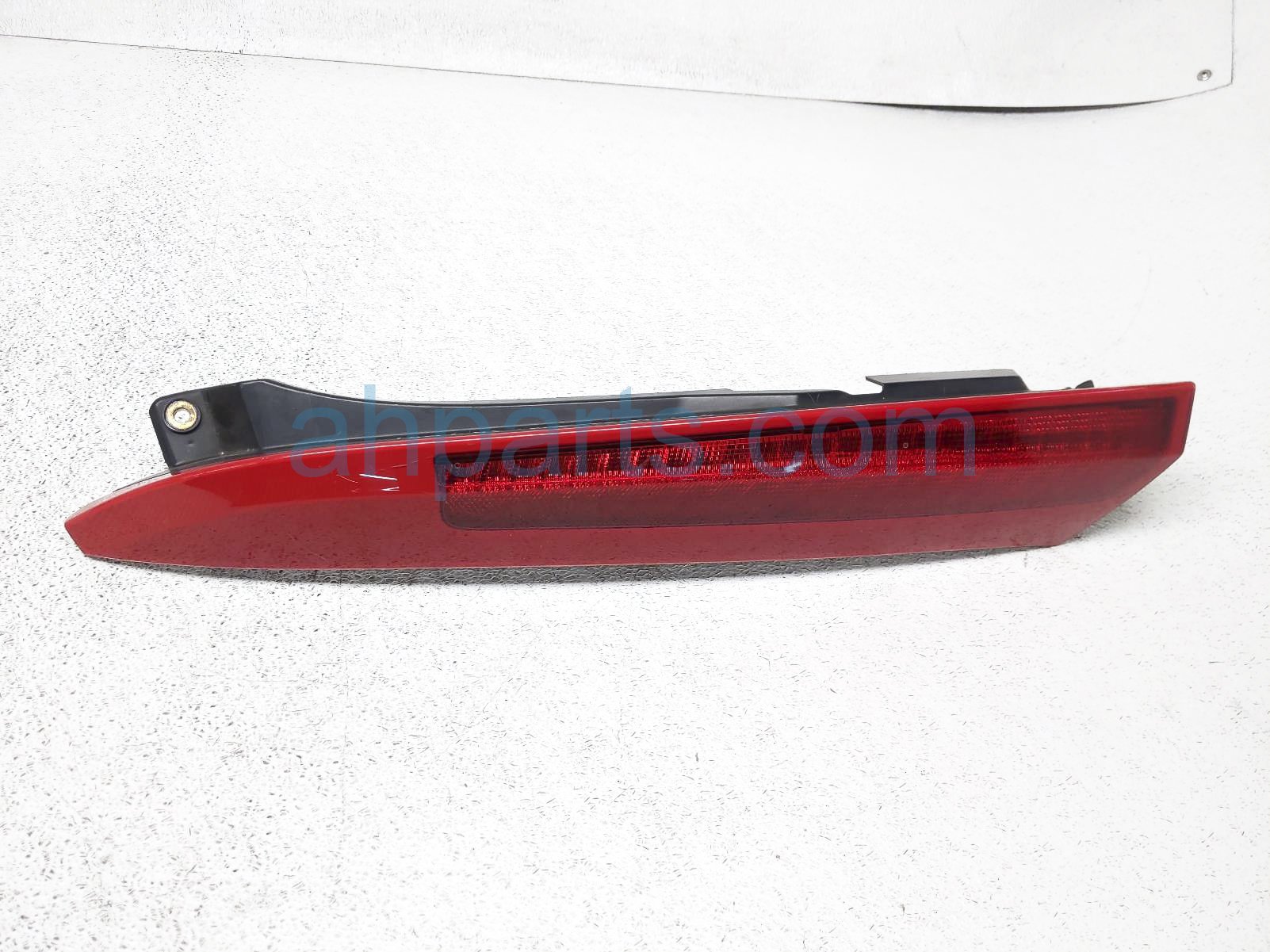 $30 Volvo LH UPPER TAIL LIGHT / LAMP