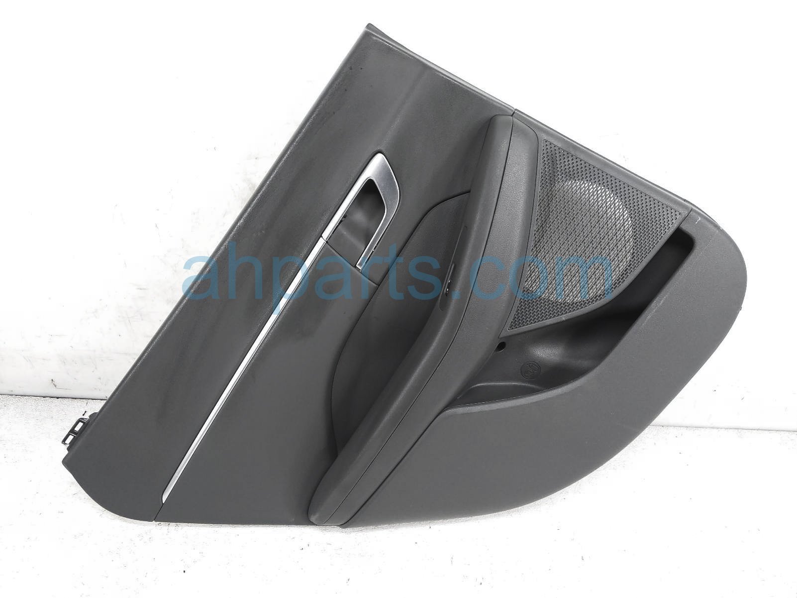 $250 Hyundai RR/LH INTERIOR DOOR PANEL - BLACK S+