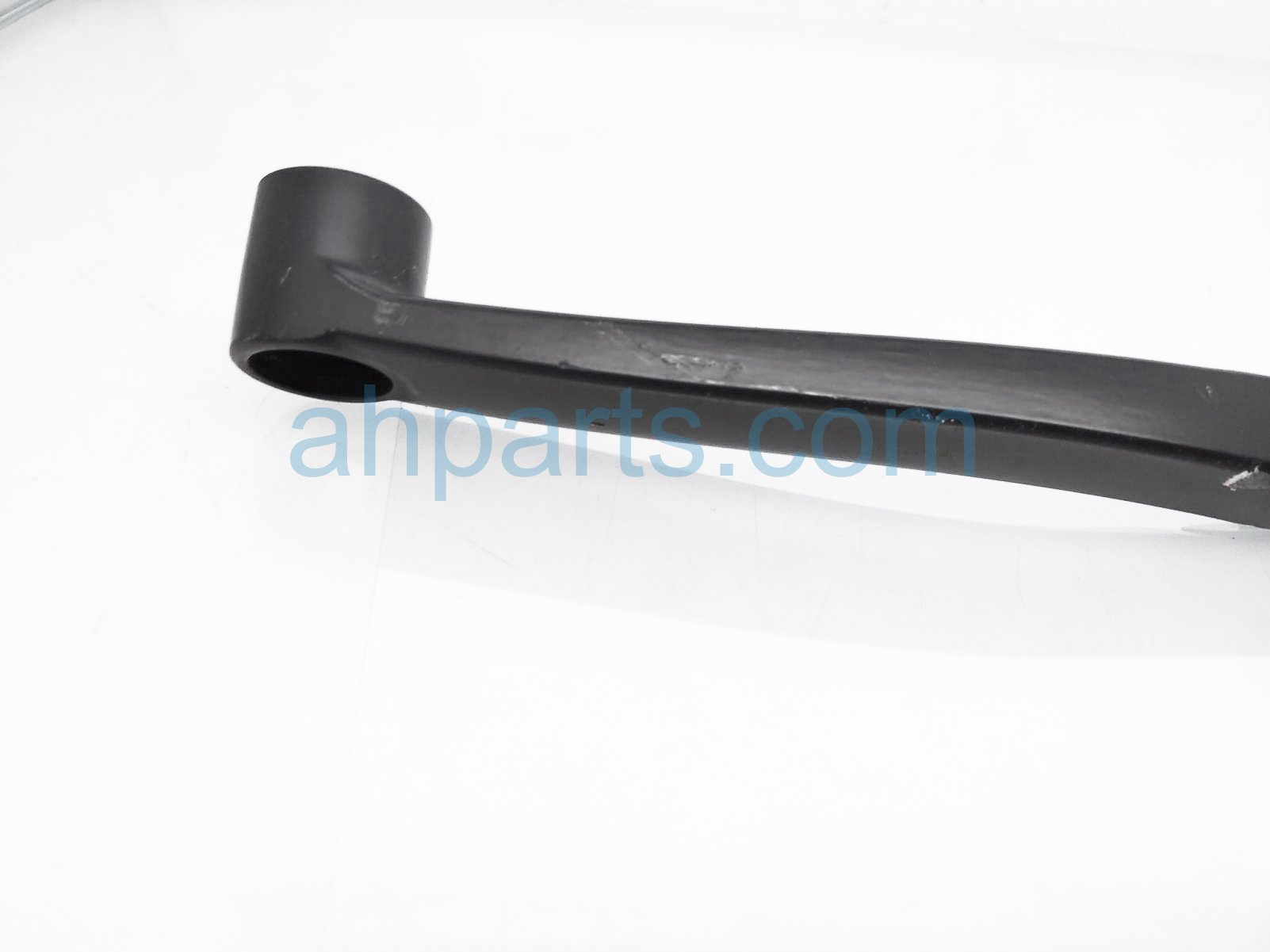 $55 Hyundai RH WINDSHIELD WIPER ARM