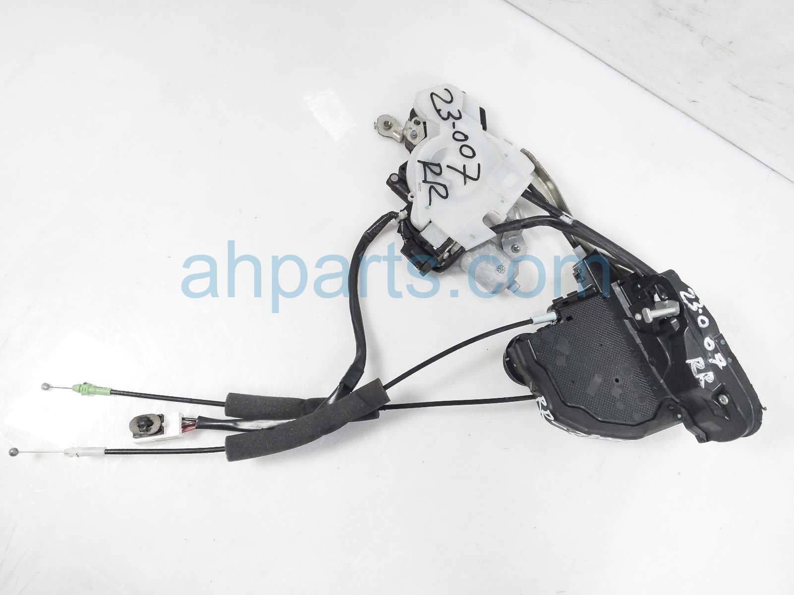 $75 Lexus RR/RH DOOR LOCK ACTUATOR - SWB