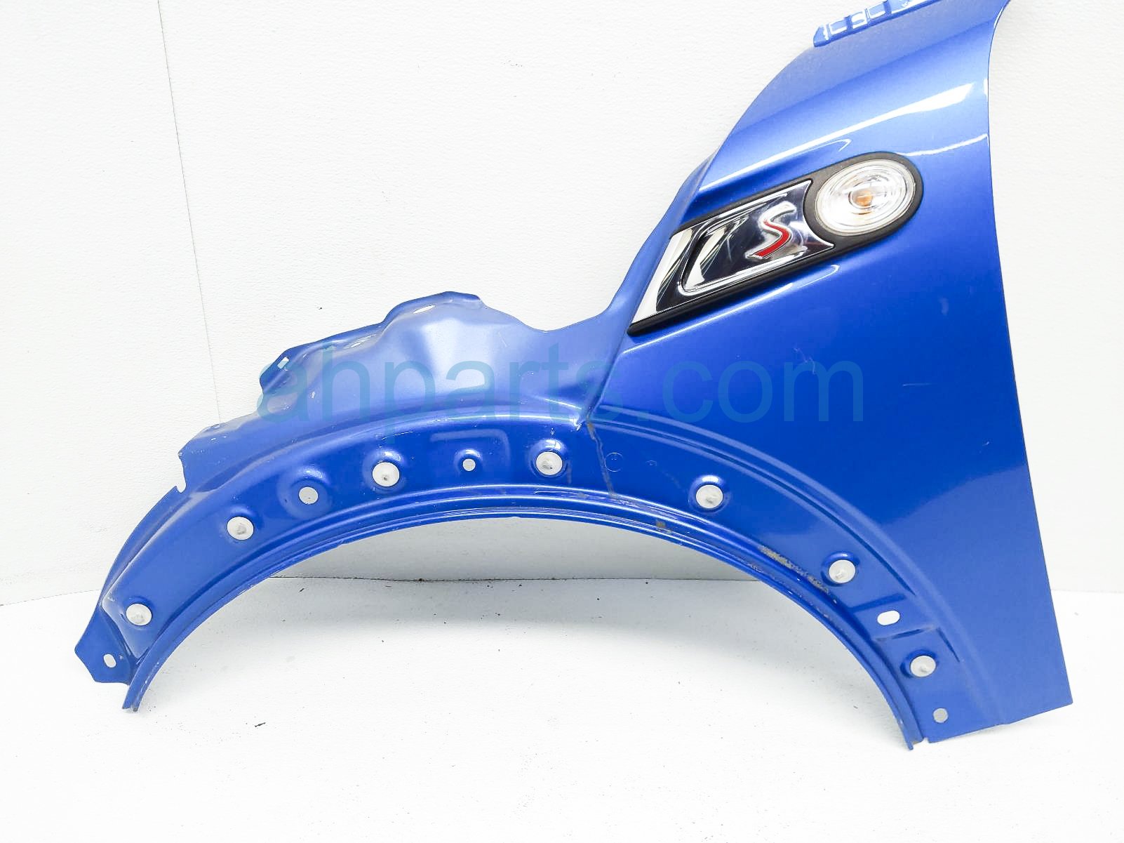 $73 BMW LH FENDER - BLUE - NOTES