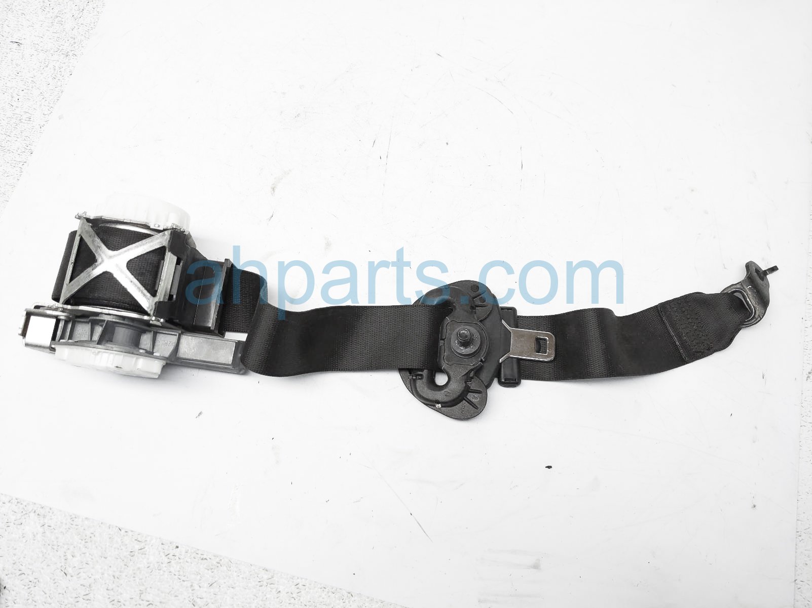 $75 BMW FR/RH SEAT BELT - BLACK