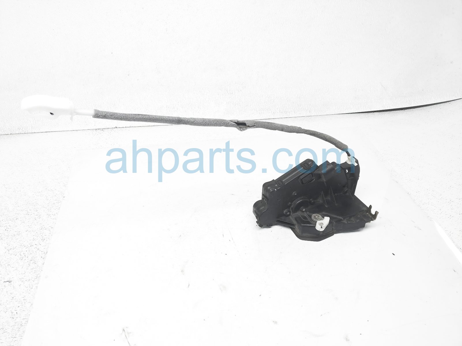 $30 BMW FR/RH DOOR LOCK ACTUATOR