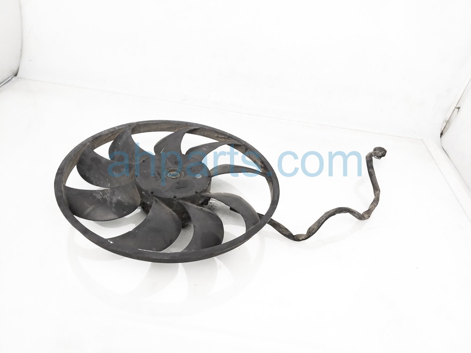 $50 Nissan LH RADIATOR FAN & MOTOR ASSY