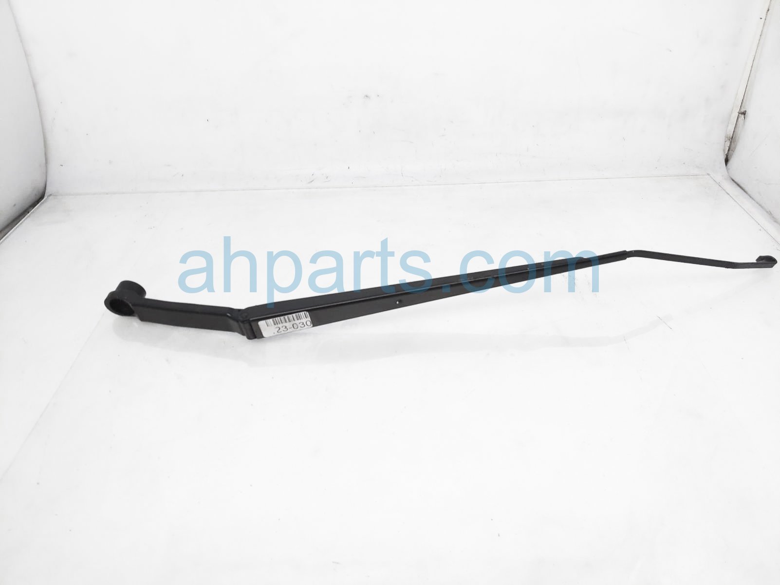 $15 Subaru RH WINDSHIELD WIPER ARM