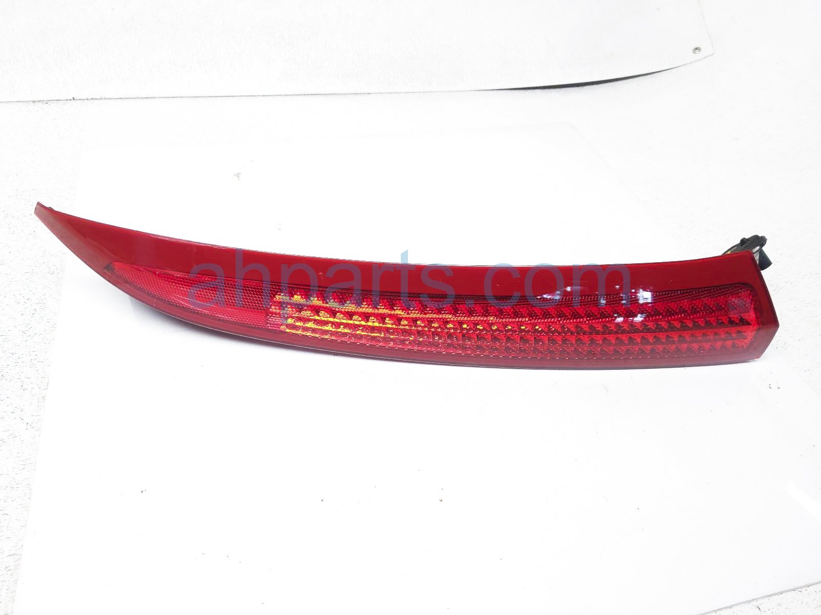 $35 Volvo RH UPPER TAIL LIGHT / LAMP