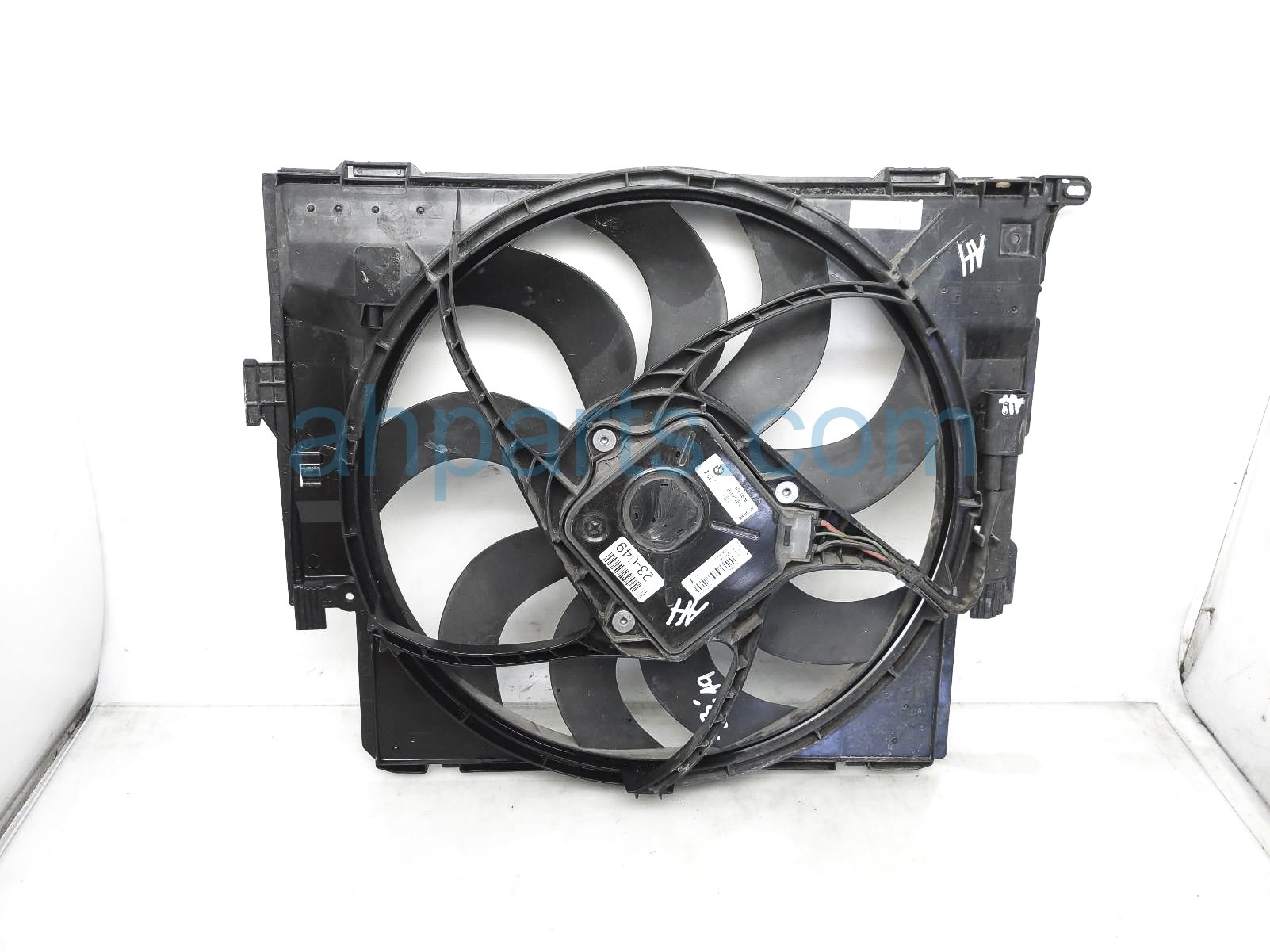 $125 BMW RADIATOR FAN ASSEMBLY