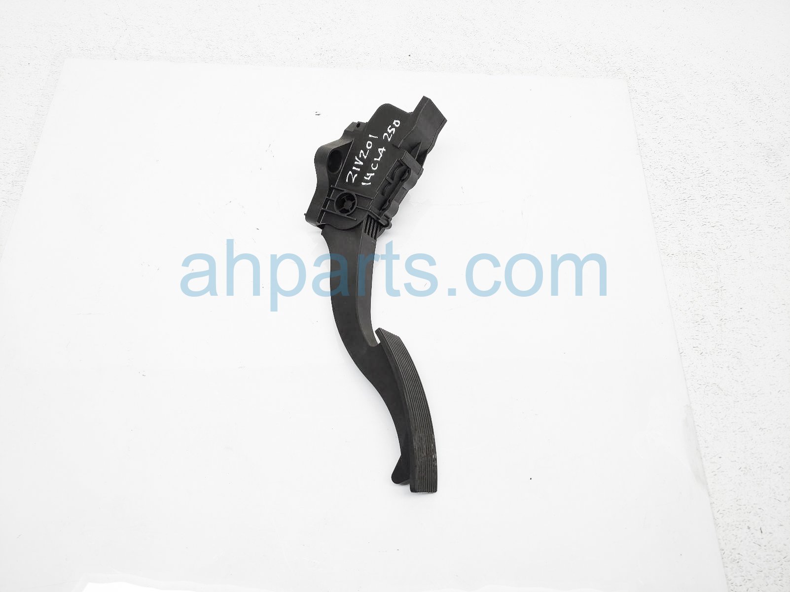 $35 Mercedes GAS / ACCELERATOR PEDAL ASSY