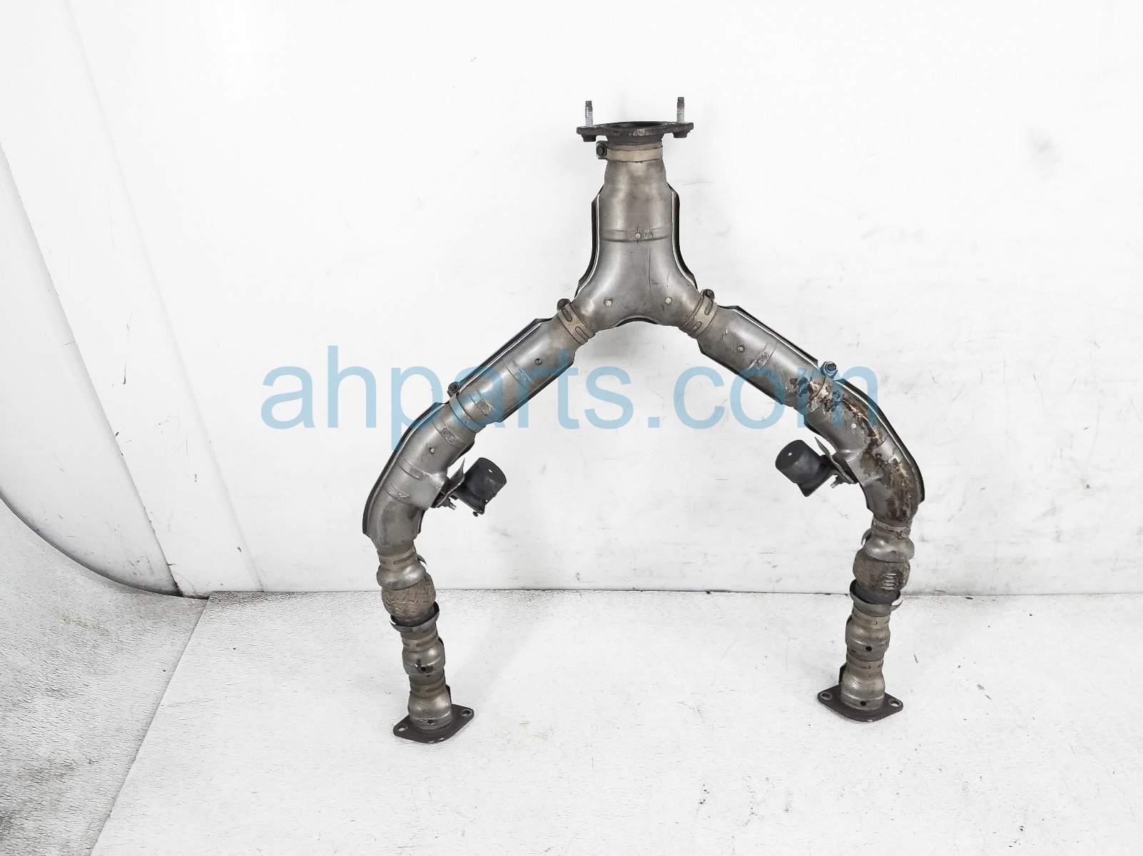 $150 Infiniti FRONT EXHAUST CROSSOVER PIPE ASSY