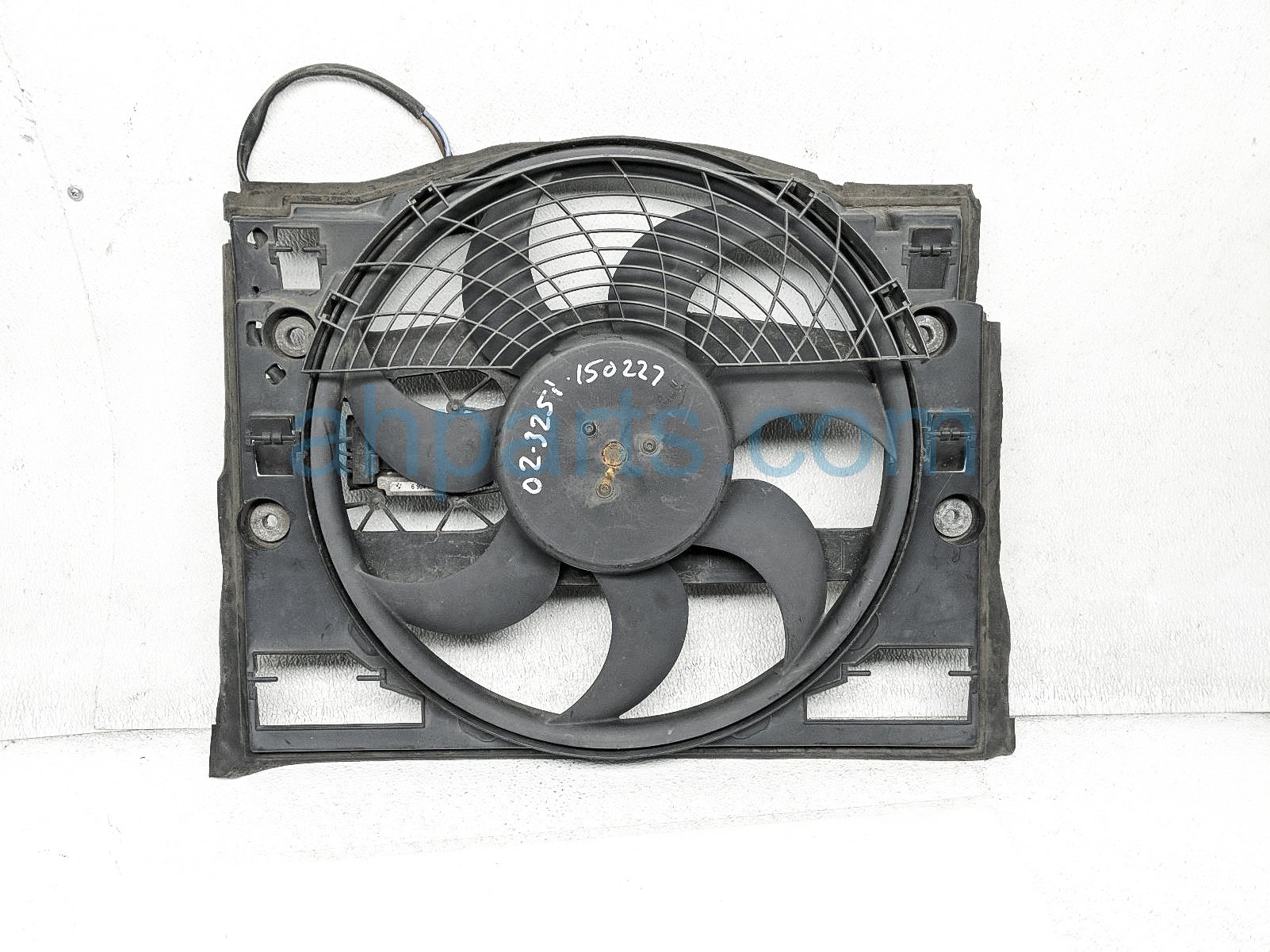 $75 BMW RADIATOR COOLING FAN ASSY - NIQ