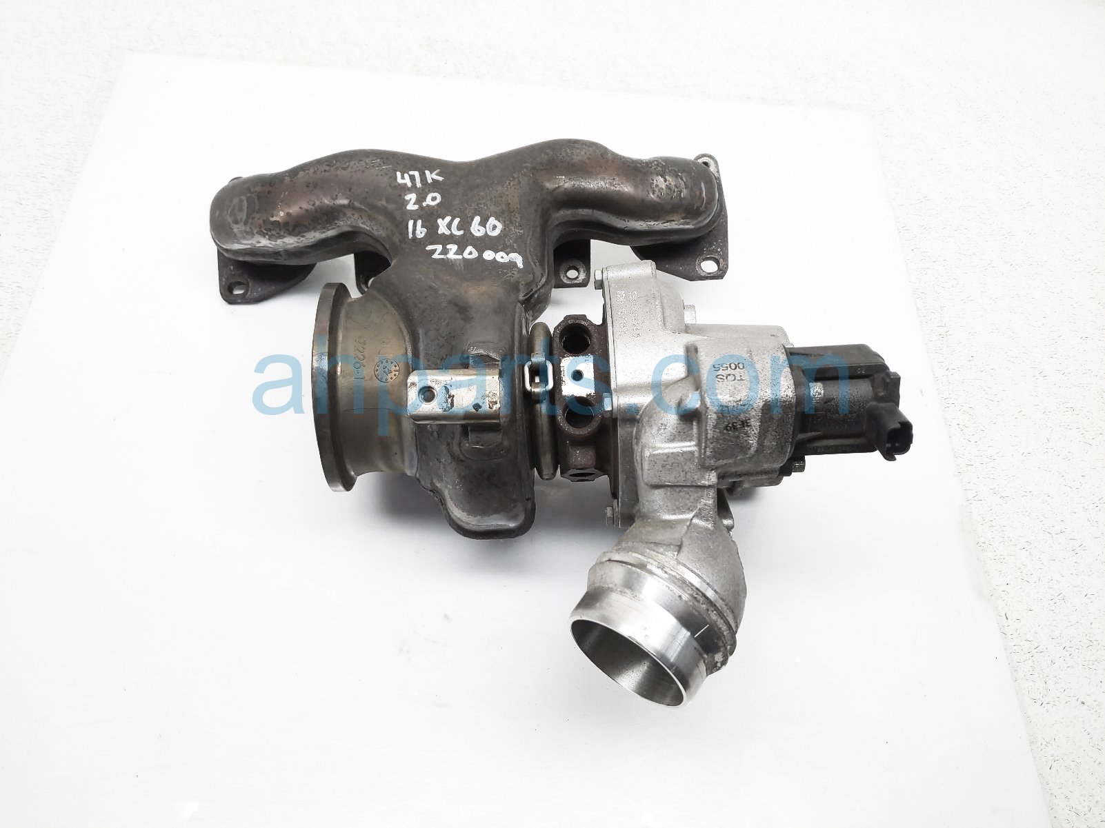 $195 Volvo TURBOCHARGER W/ MANIFOLD