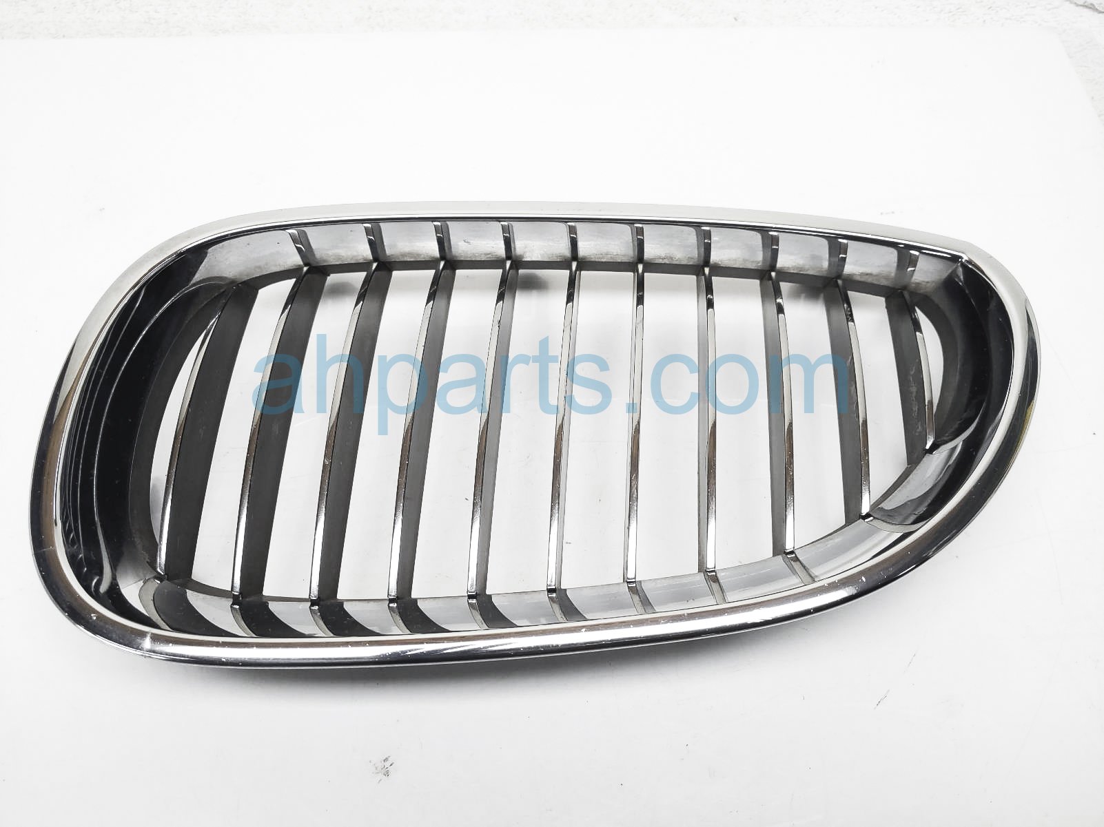 $29 BMW LH UPPER CENTER GRILLE - CHROME