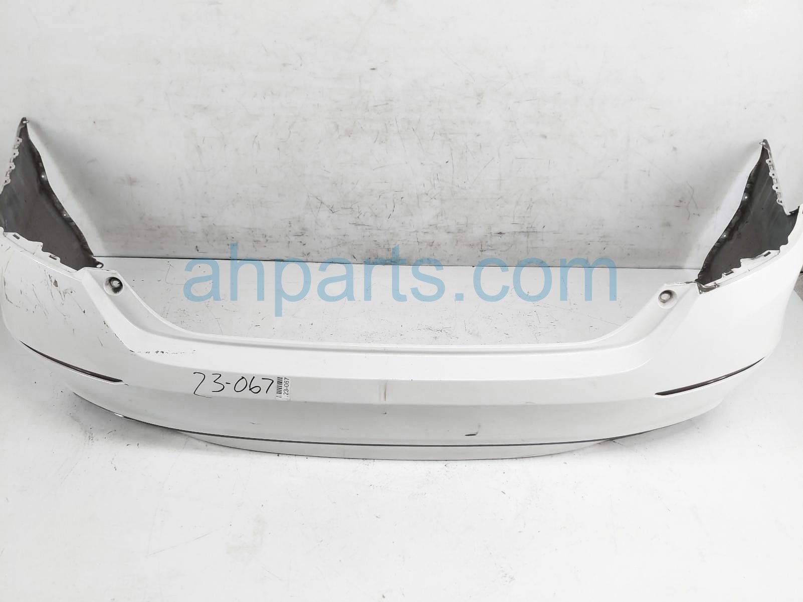 $195 Honda REAR BUMPER COVER - WHITE - DENT