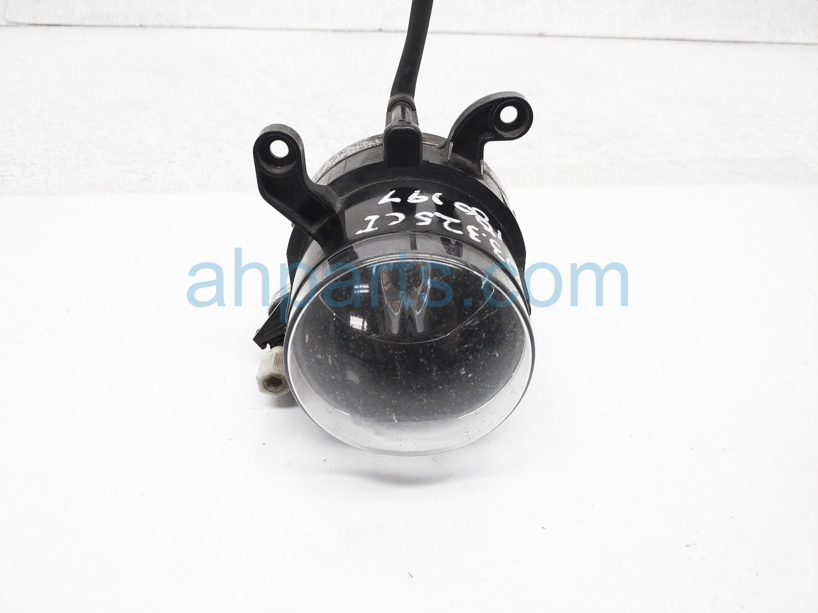 $30 BMW RH FOG LAMP / LIGHT - NOTES