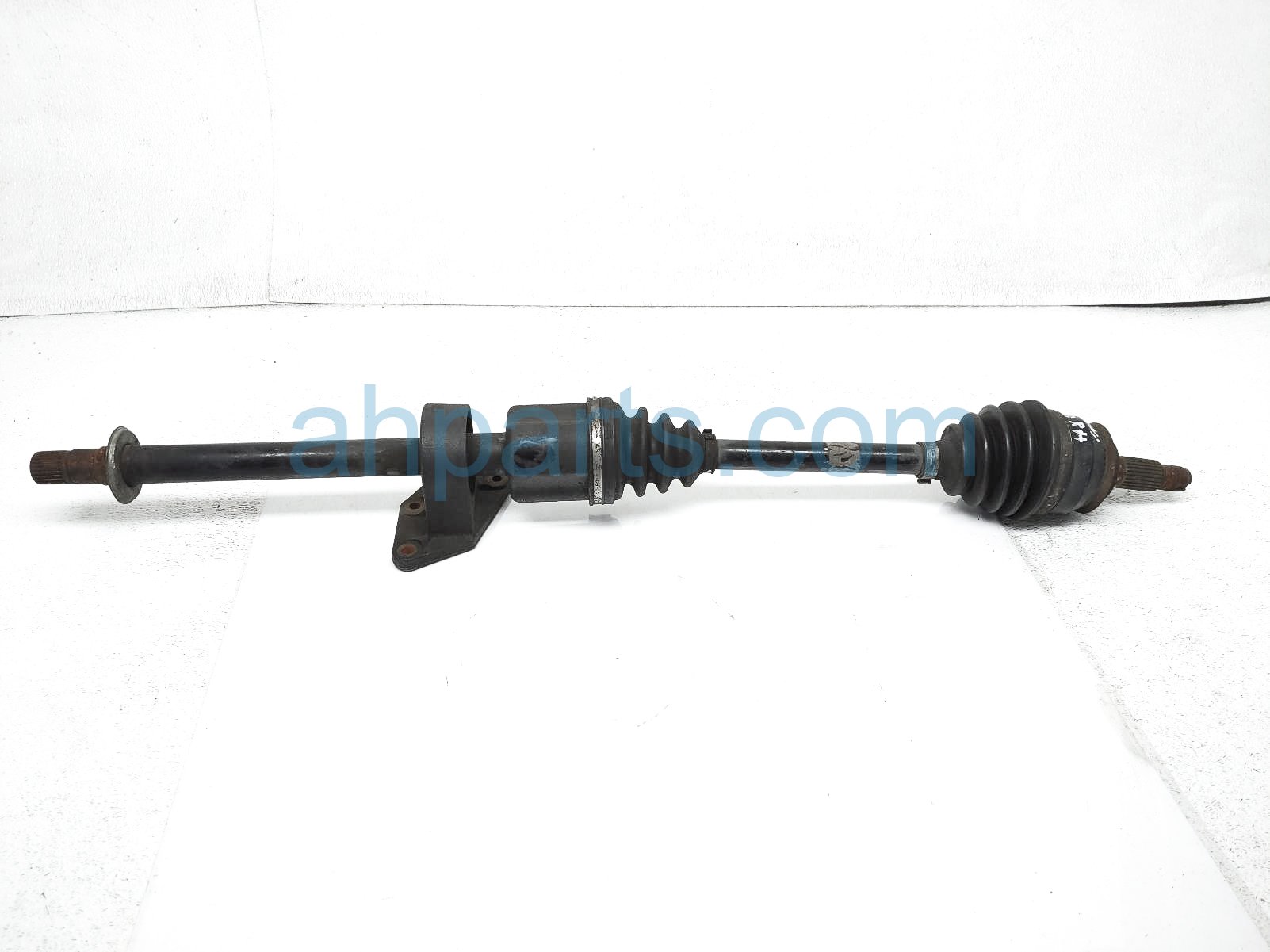 $75 BMW RH AXLE DRIVE SHAFT