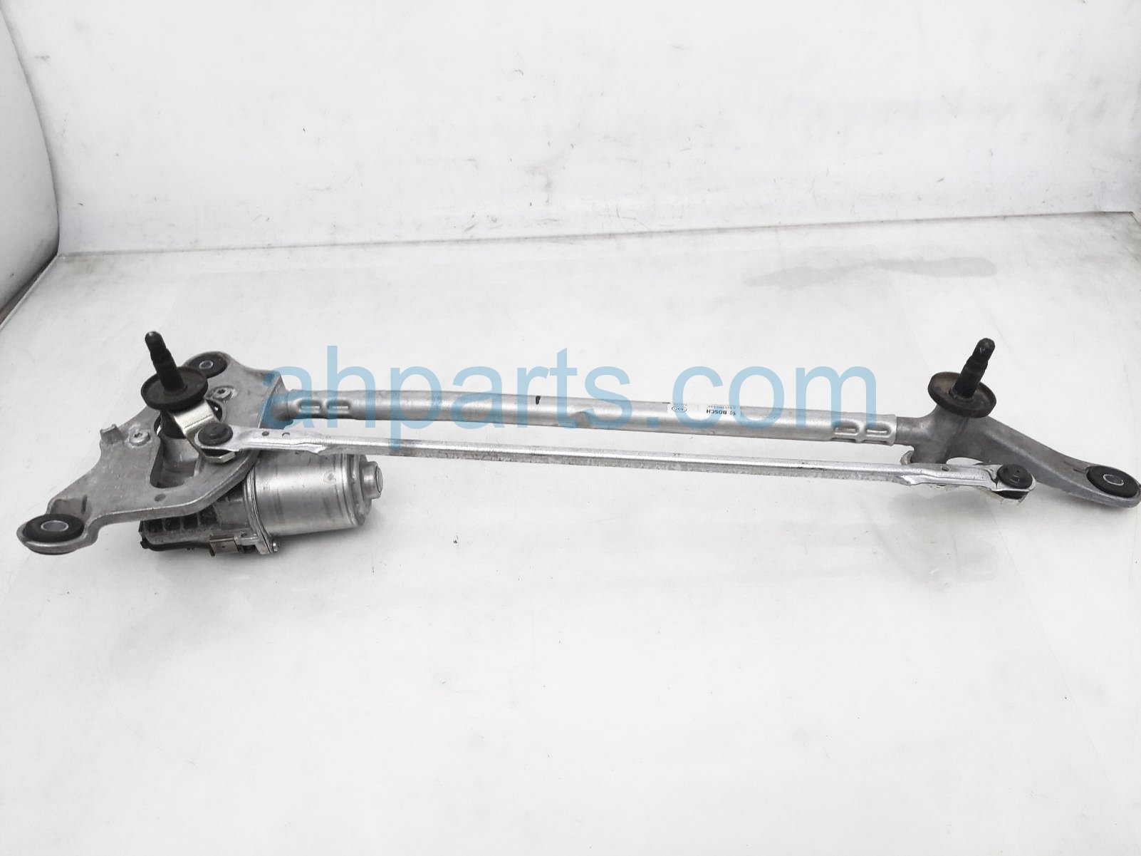 $50 Honda FRONT WINDSHIELD WIPER MOTOR ASSY