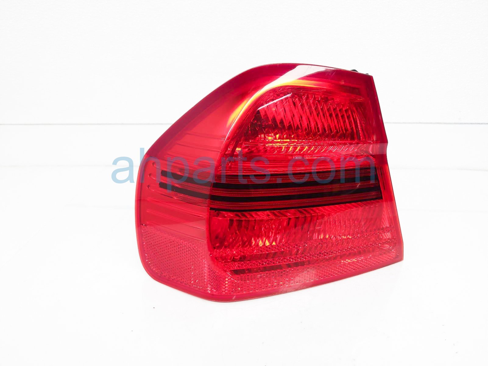 $60 BMW LH TAIL LAMP / LIGHT (ON BODY)