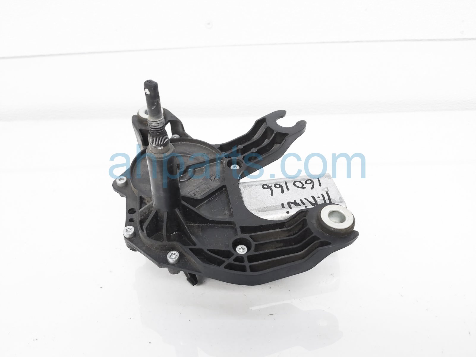 $50 BMW REAR WINDSHIELD WIPER MOTOR ASSY