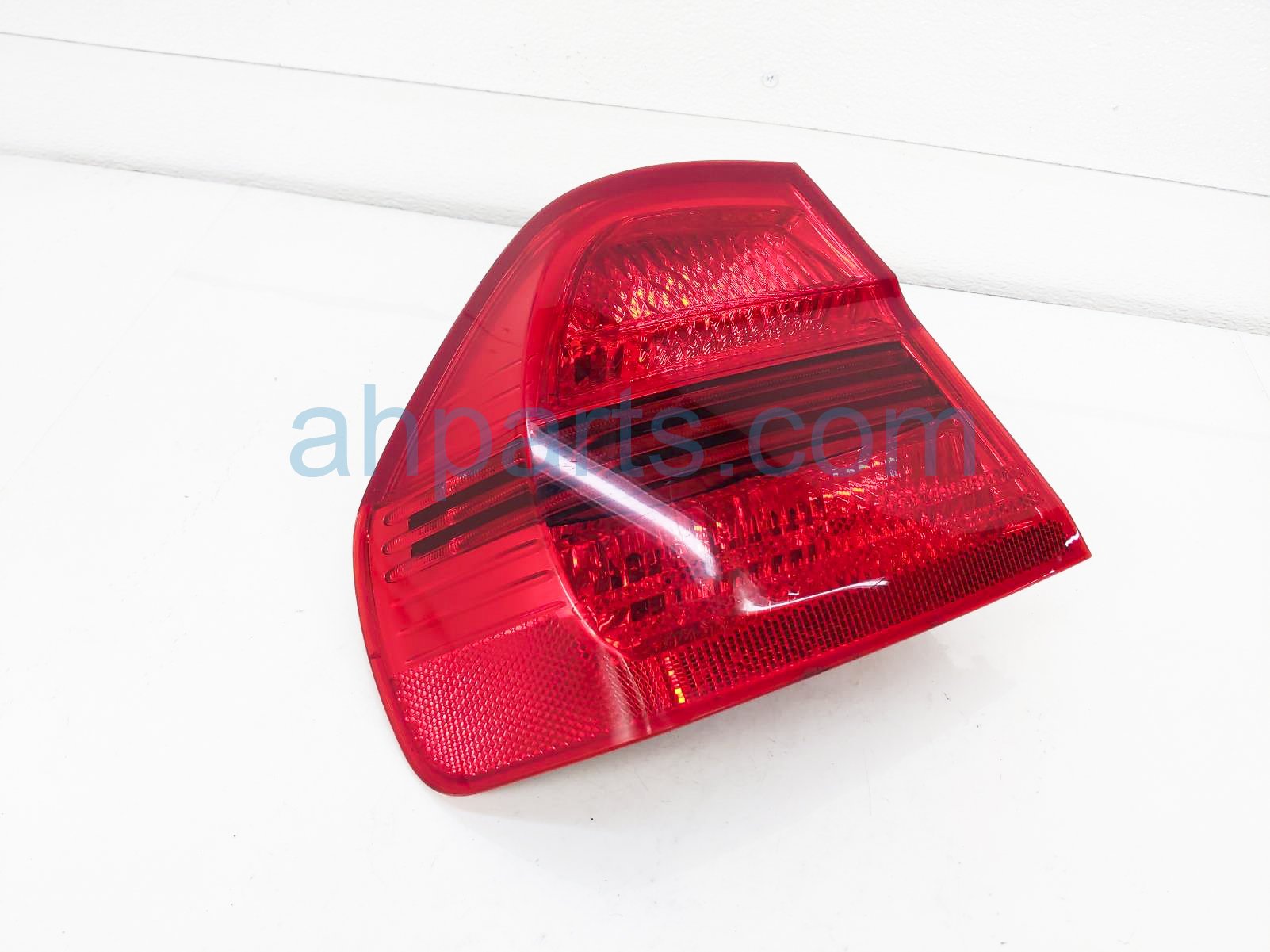 $60 BMW LH TAIL LAMP / LIGHT (ON BODY)