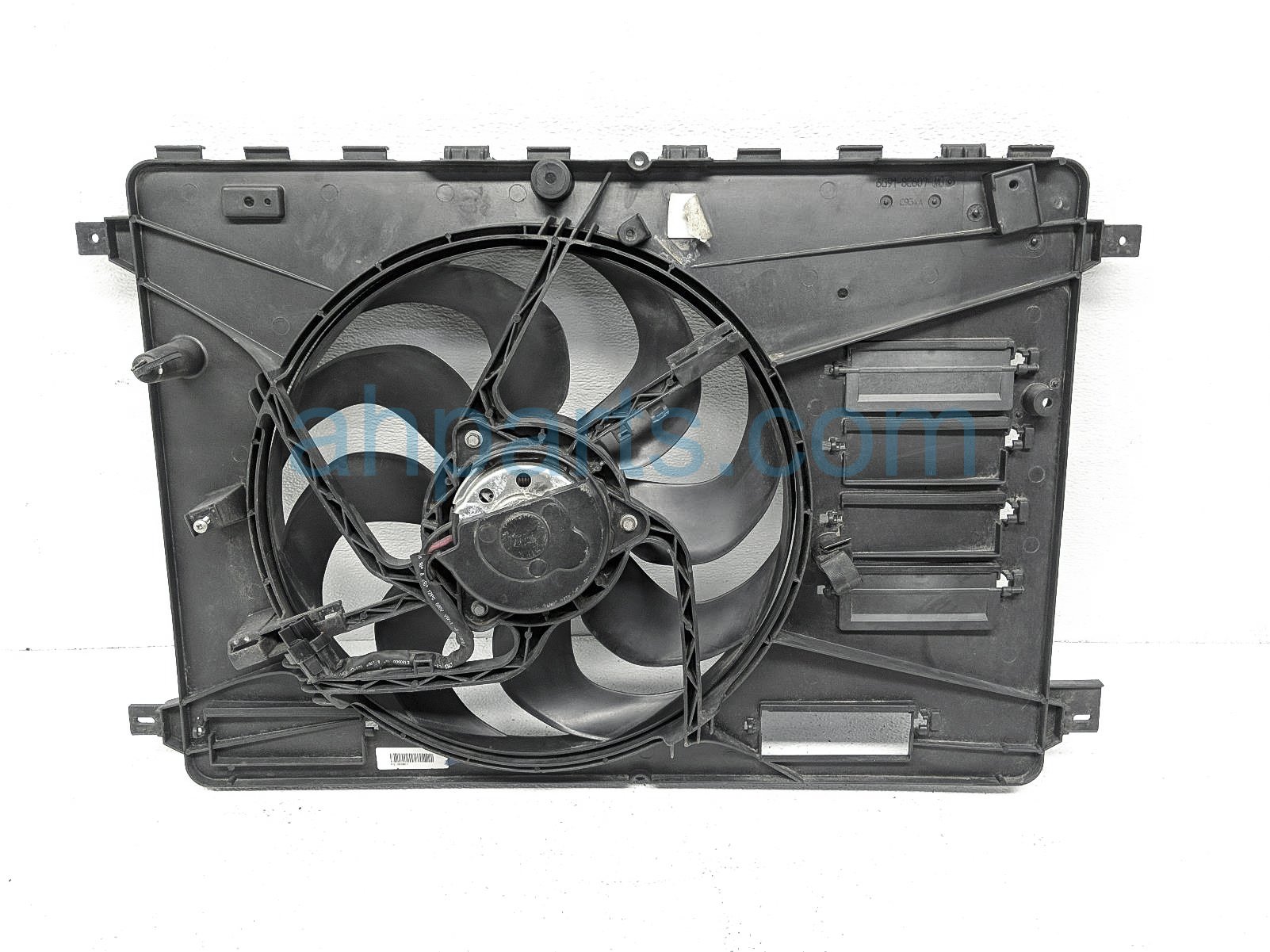 $100 Volvo RADIATOR COOLING FAN ASSY