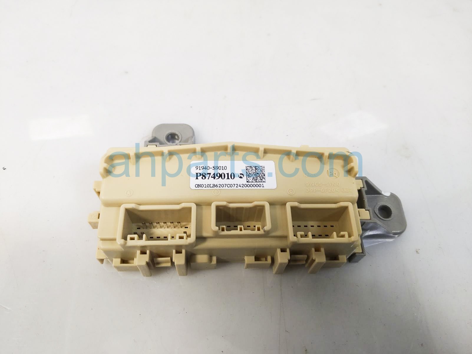 $40 Kia RH FUSE & RELAY BOX