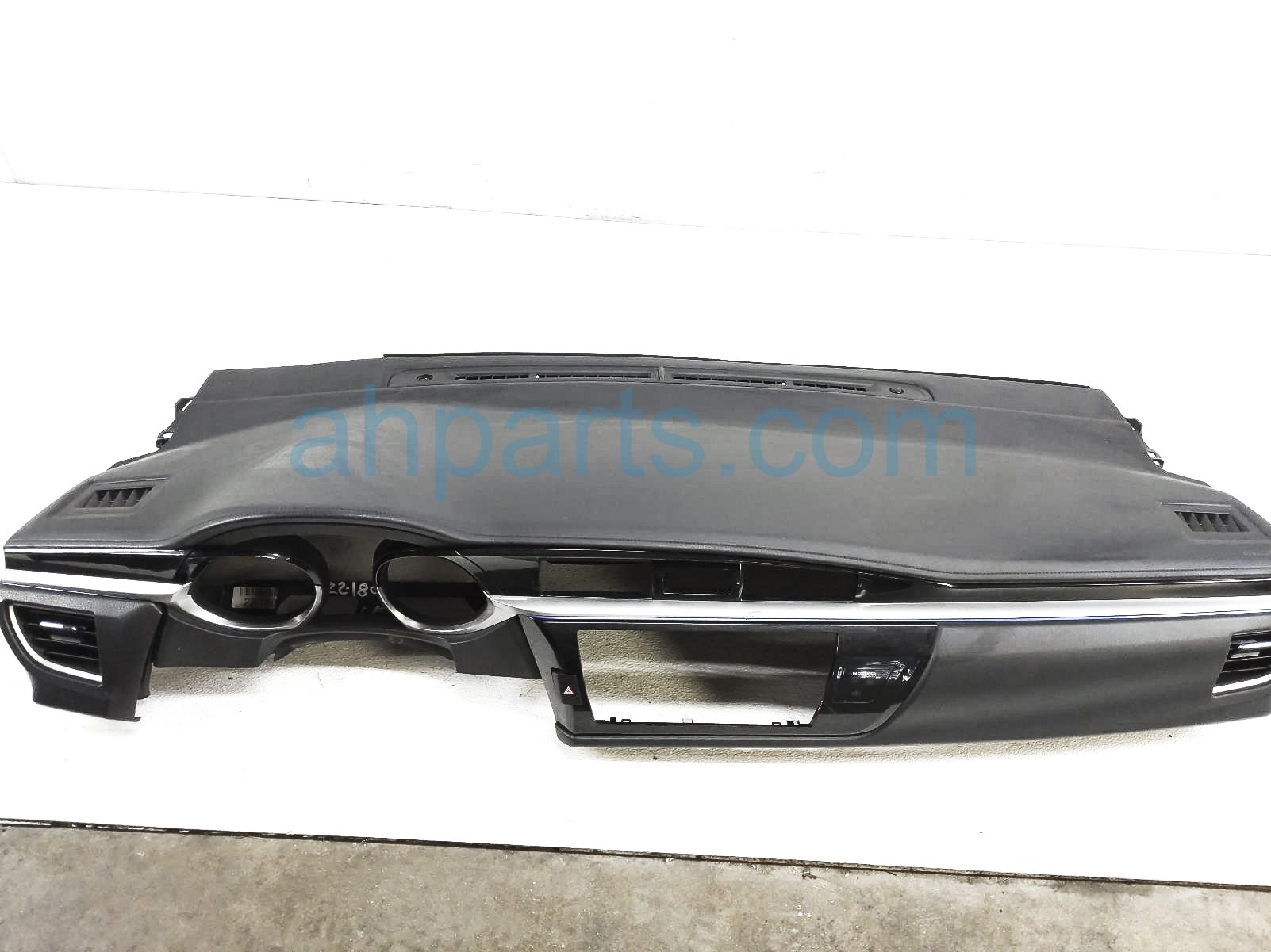 $200 Toyota DASHBOARD W/ AIRBAG - BLACK