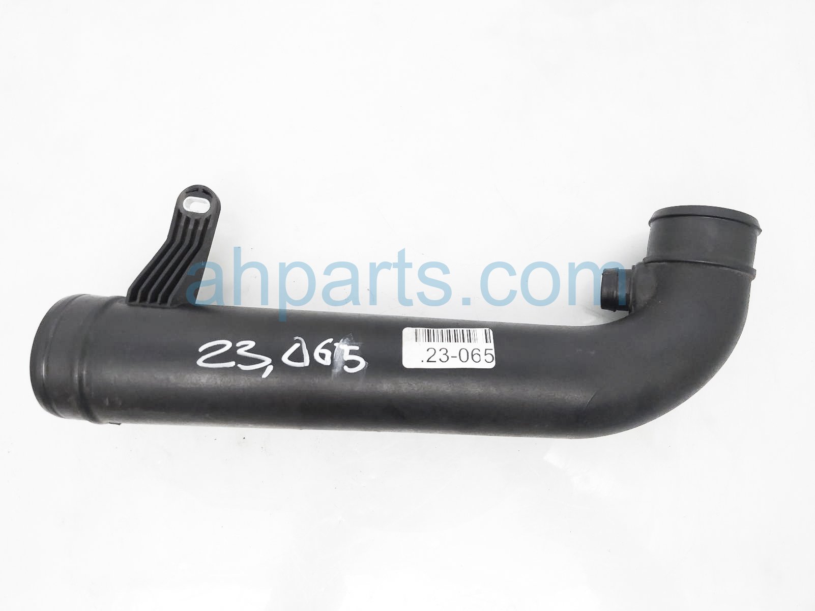 $35 Volkswagen AIR INTAKE HOSE/PIPE ASSY - 2.0L ***