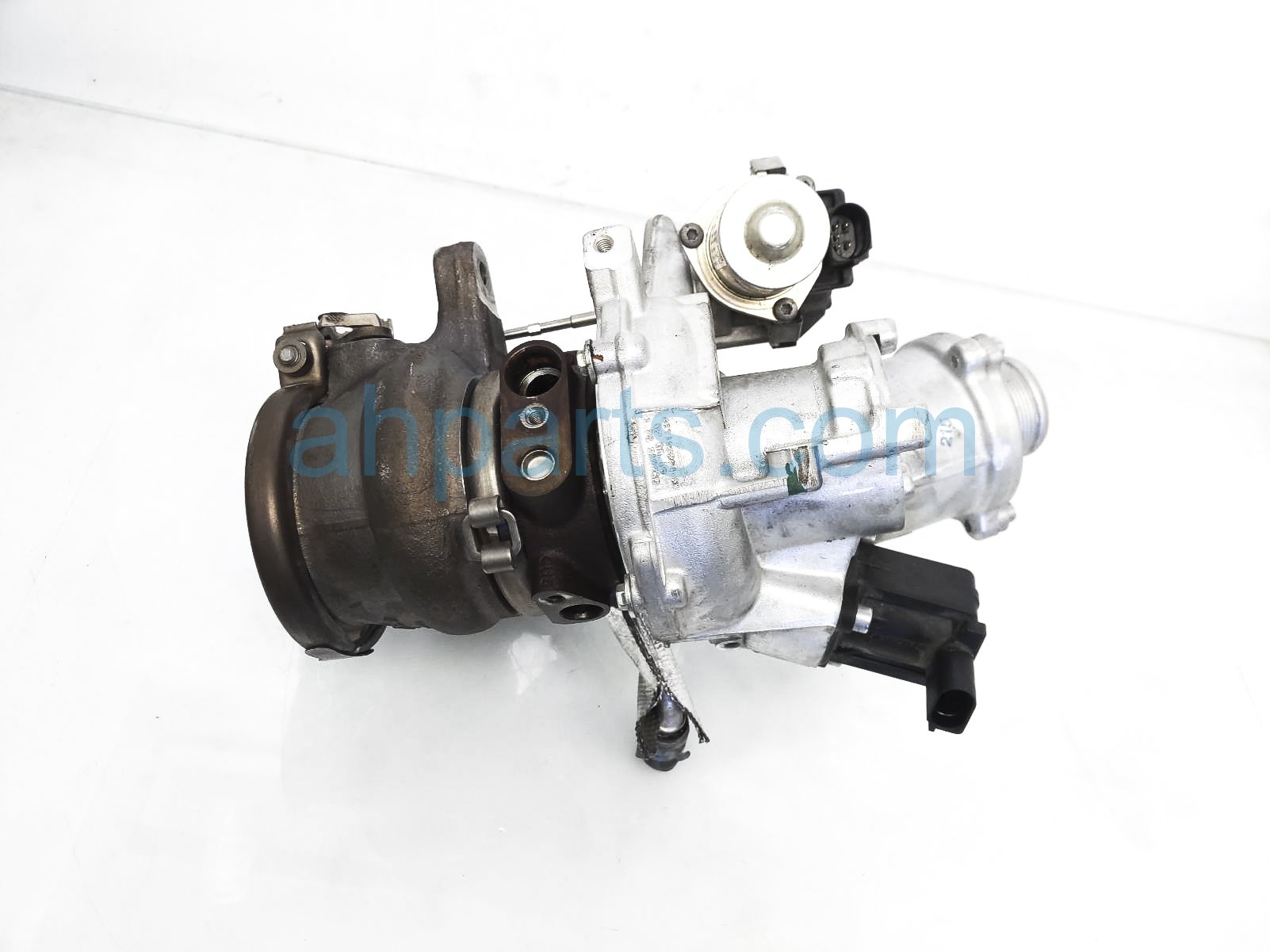 $499 Volkswagen TURBOCHARGER + EXHAUST MANIFOLD