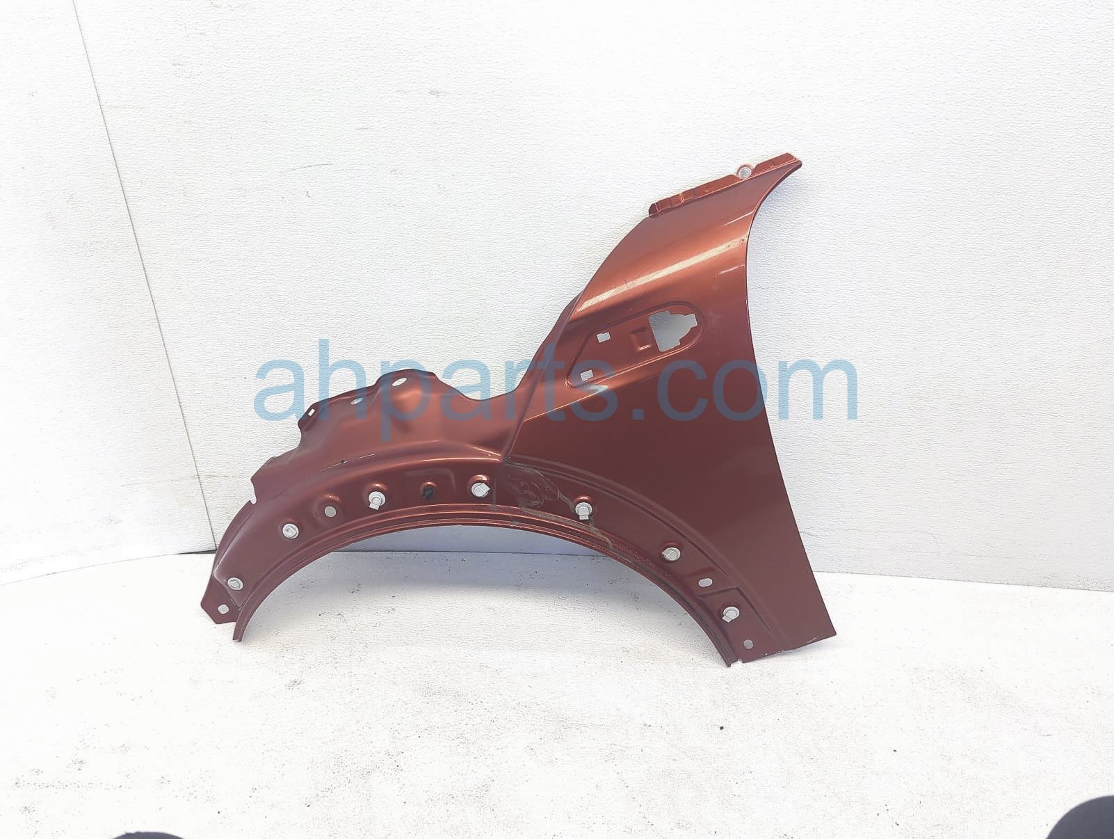 $73 BMW LH FENDER - ORANGE