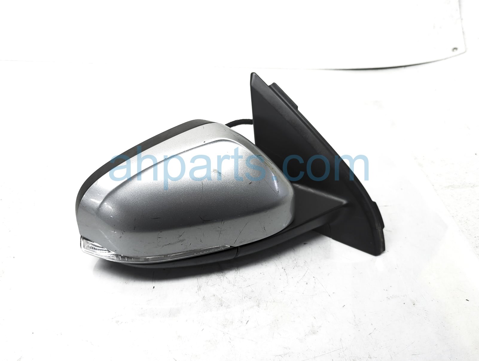 $100 Volvo RH SIDE VIEW MIRROR - SILVER - NIQ