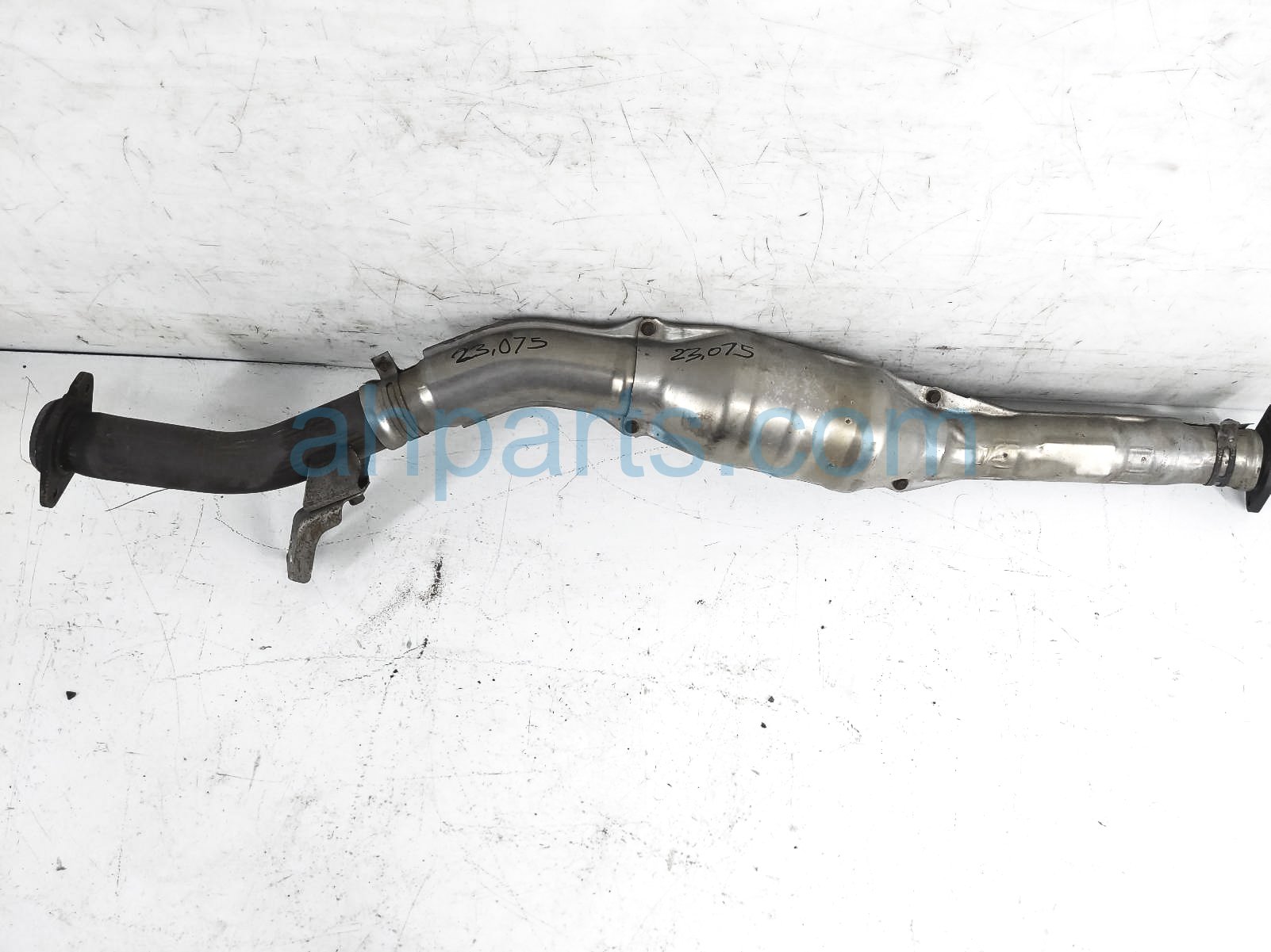 $450 Subaru EXHAUST CONVERTER & PIPE ASSY