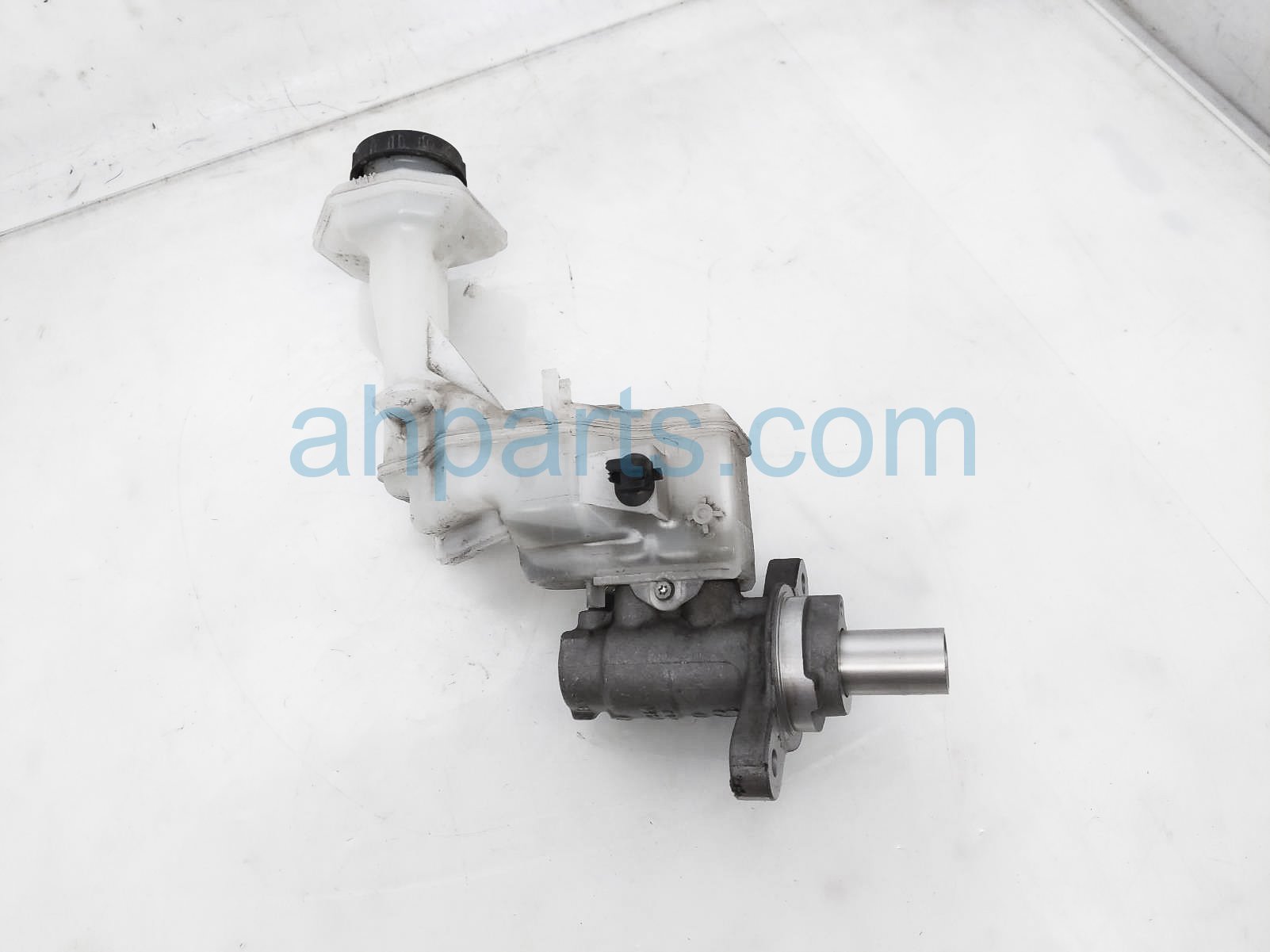 $70 Nissan BRAKE MASTER CYLINDER