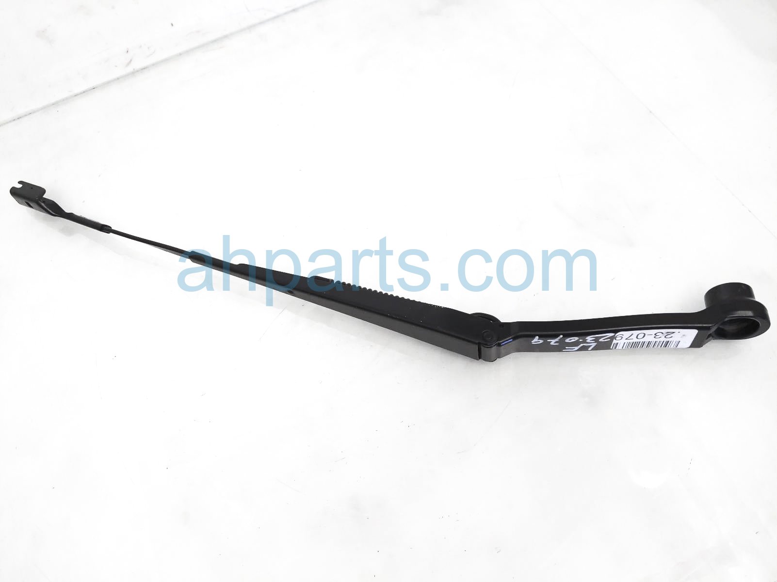 $25 Subaru LH WINDSHIELD WIPER ARM