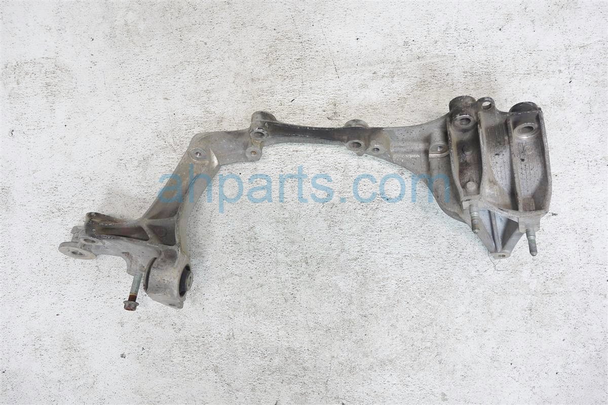 $125 Acura L/RR BEAM BRACKET