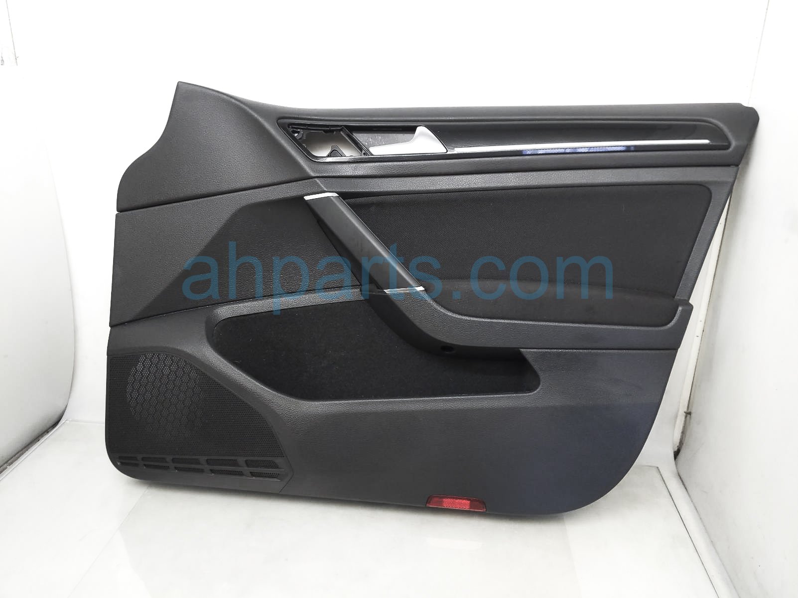 $100 Volkswagen FR/RH INTERIOR DOOR PANEL - BLACK