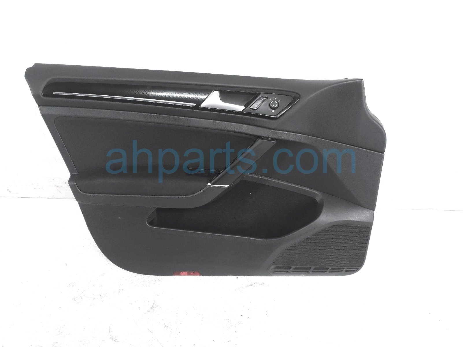 $100 Volkswagen FR/LH INTERIOR DOOR PANEL - BLACK*