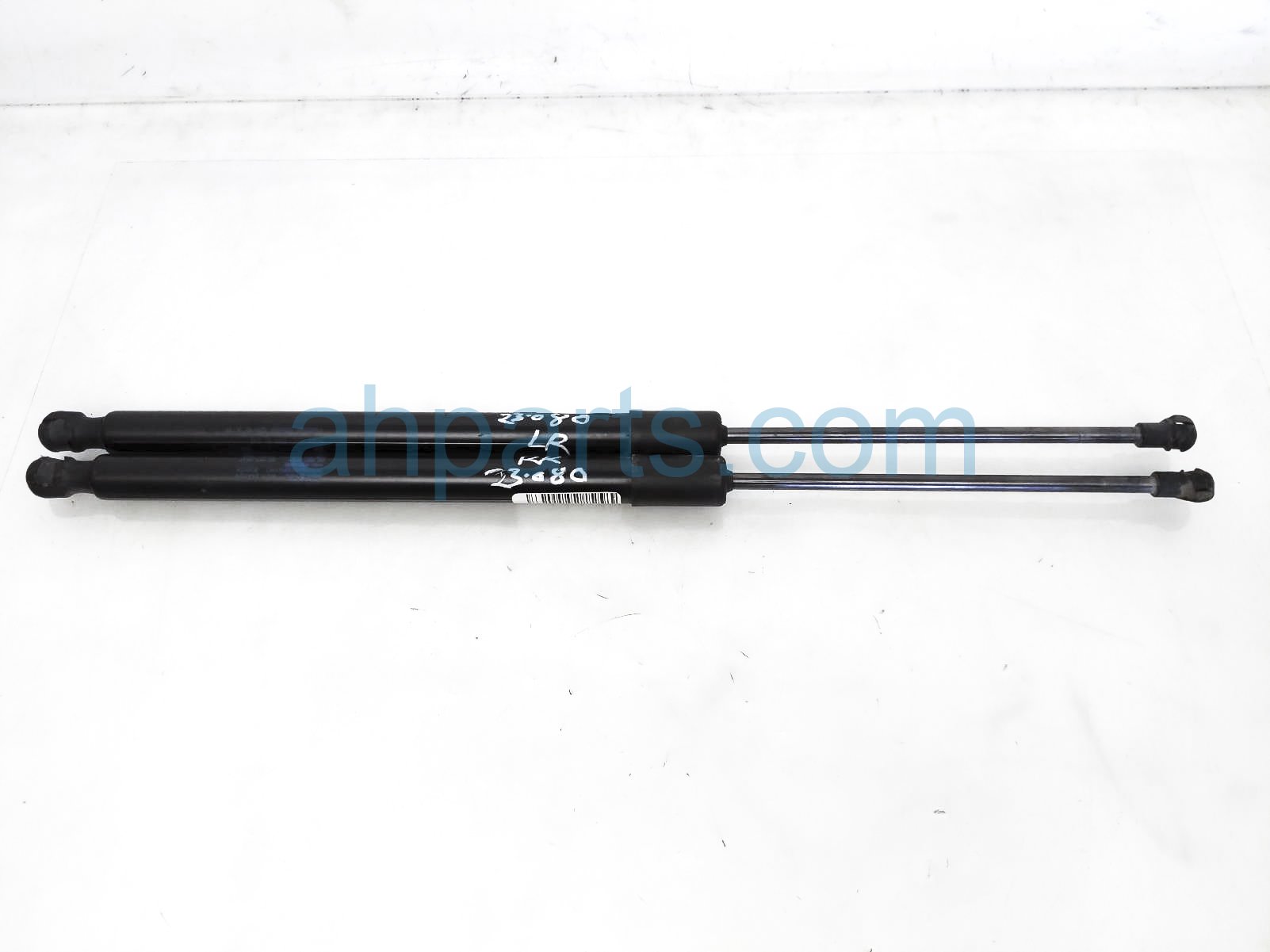 $15 Volkswagen LH+RH TAILGATE STRUT / LIFT CYLINDER