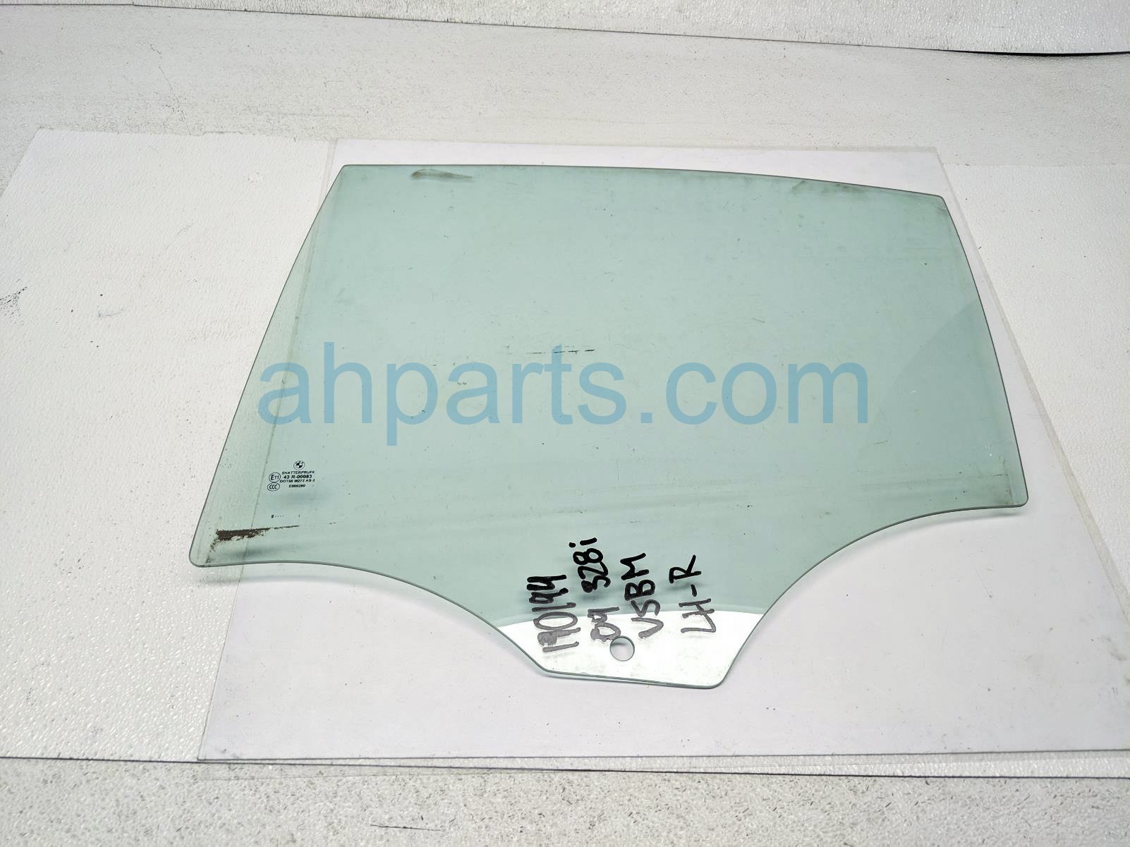 $65 BMW RR/LH DOOR GLASS WINDOW